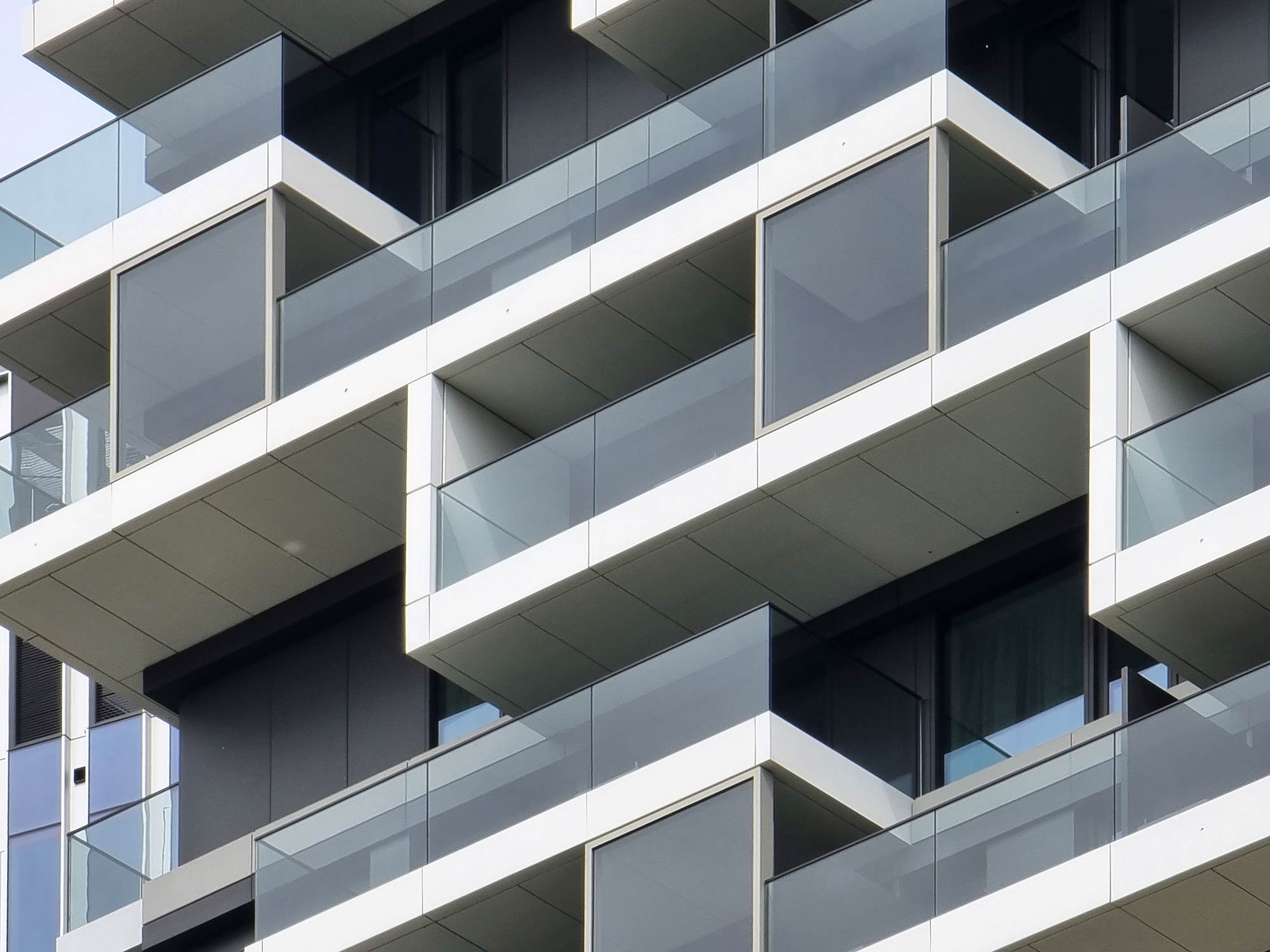 140 West FFM - Balkone und Fassade - One Forty West - Mai 2021