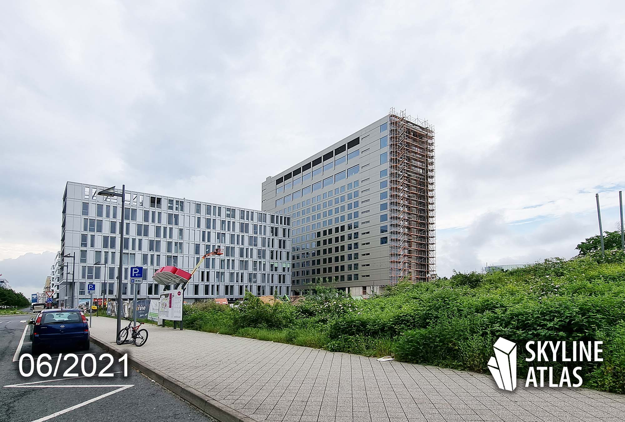 bmine Hotel Frankfurt Flughafen - B'Mine Hotel Gateway Gardens - Auto Aufzug Hochhaus - Juni 2021