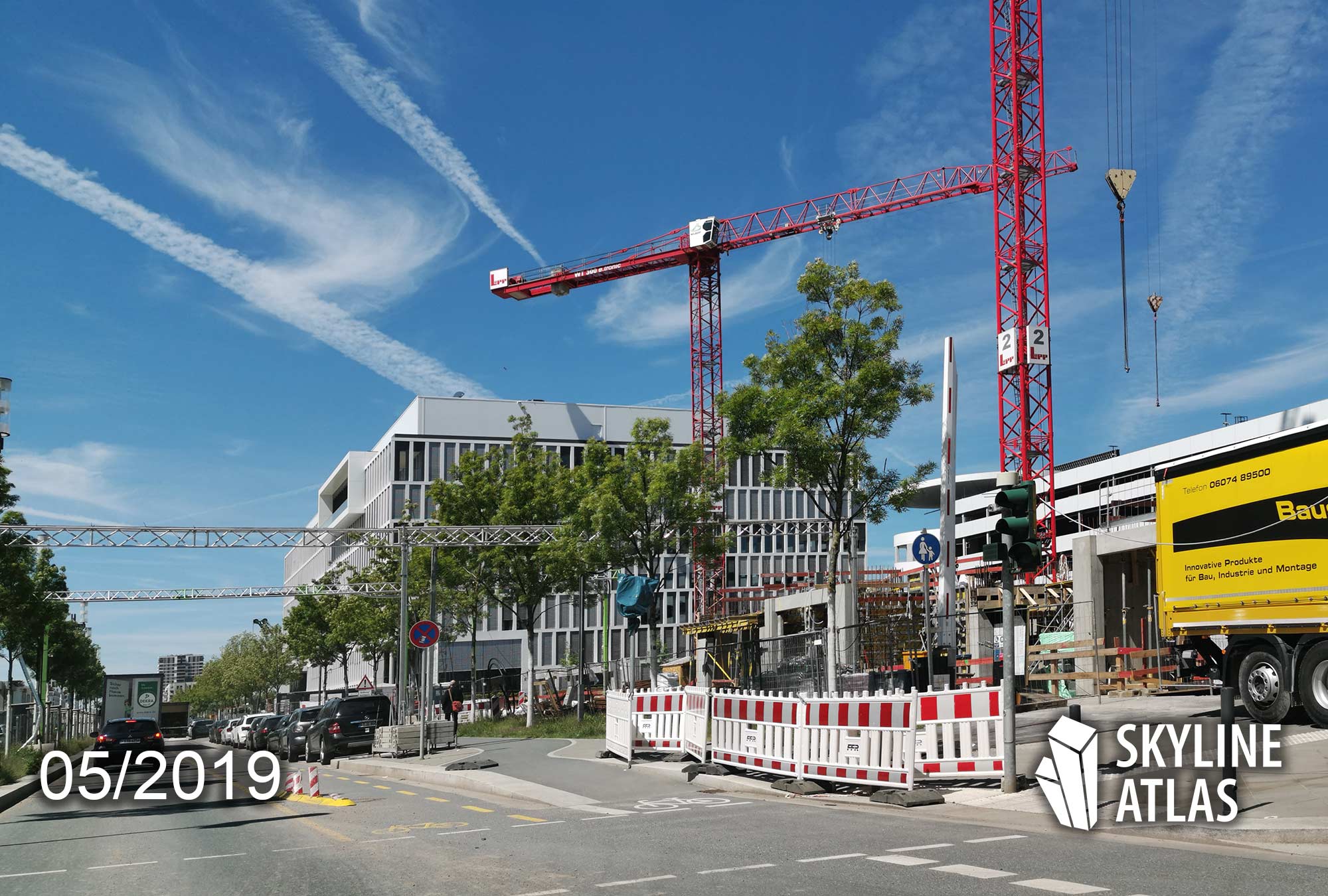 Neues Hochhaus der Deutschen Bahn in Frankfurt - DB Tower an der Europaallee - Büroturm im Mai 2019 - Baustelle