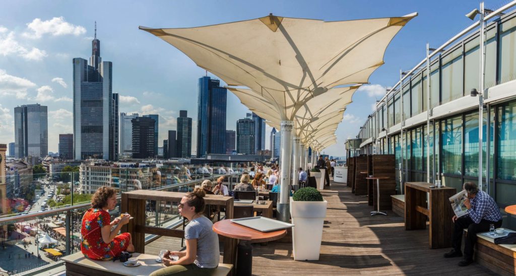 Frankfurt Skyline Hotel Hotels mit Aussicht auf die Hochhäuser