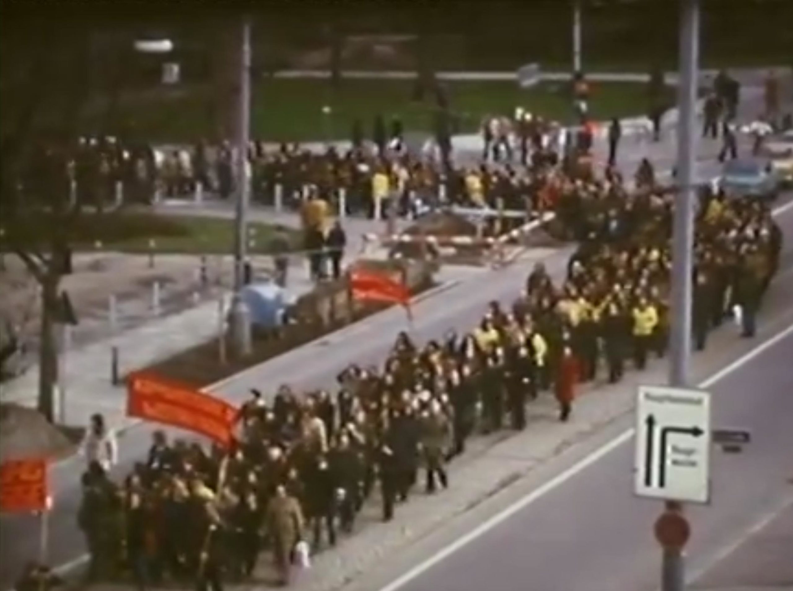 frankfurter-haeuserkampf-demonstration-1974 Frankfurter Häuserkampf - Friedliche Demonstration in Frankfurt 1974 gegen Wohnraumzerstörung