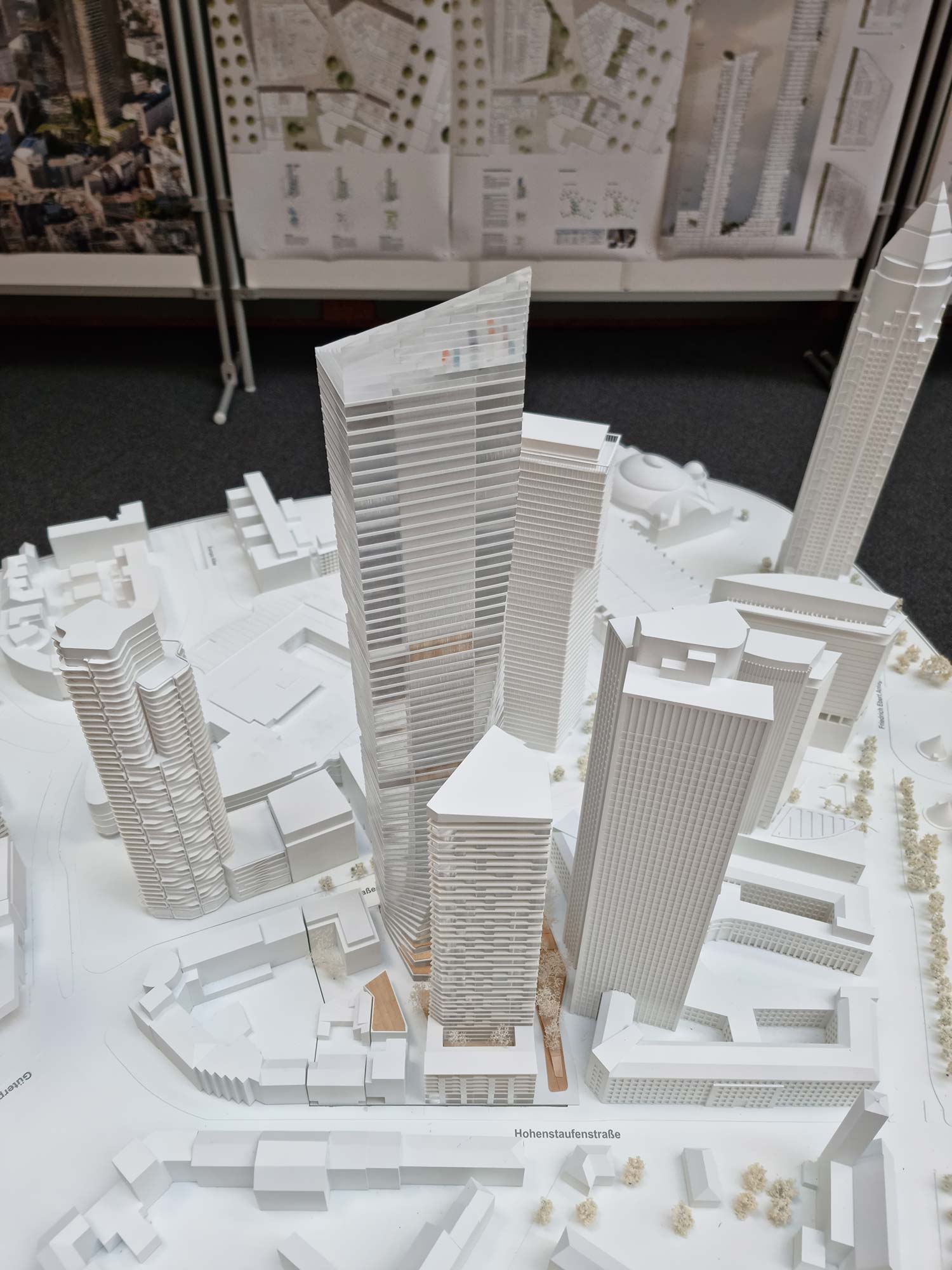 frankfurt-millennium-turm-ffm-dez-2021 Frankfurt Millennium Turm FFM - Dezember 2021