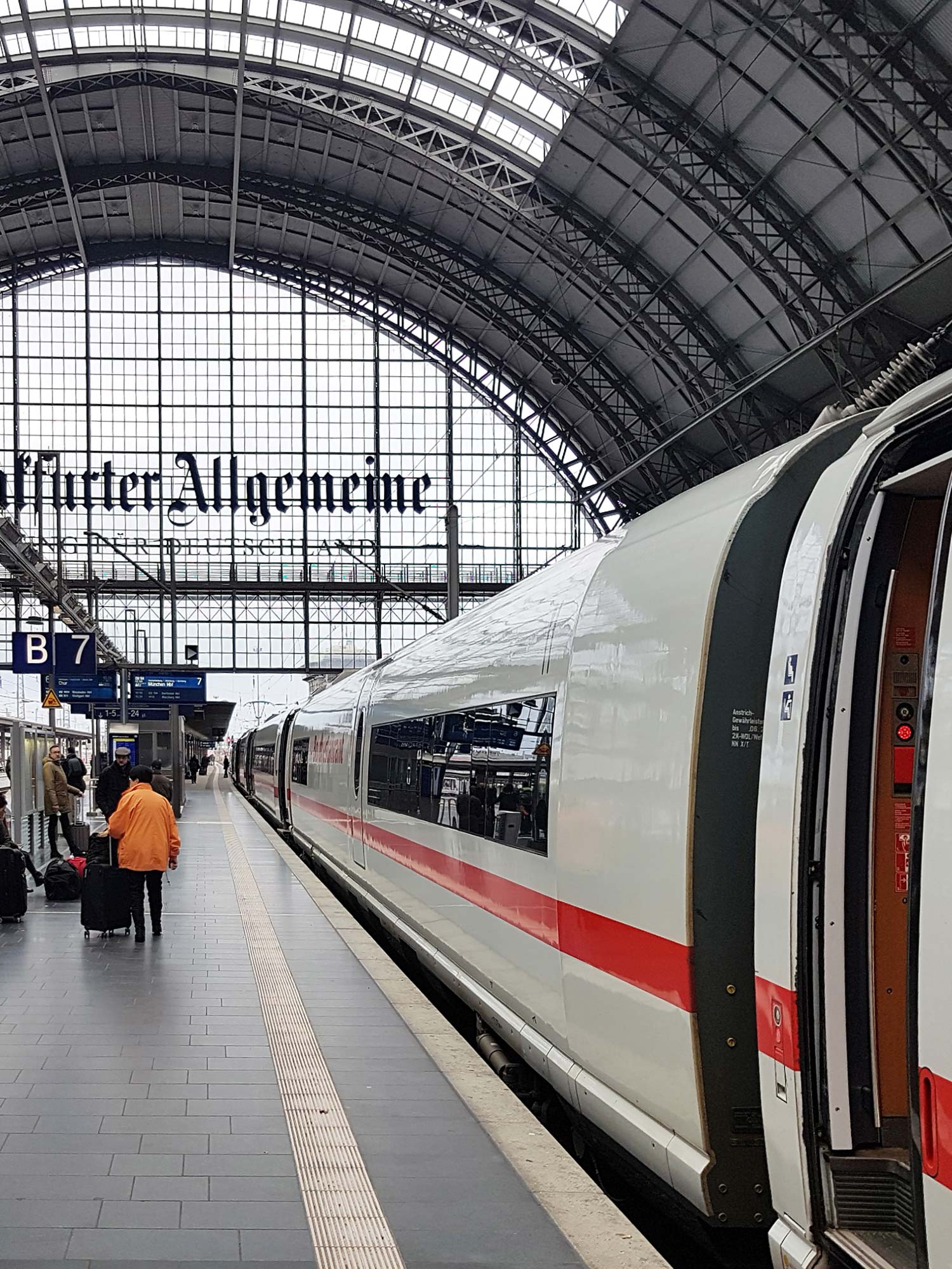 Verkehrsknotenpunkt Hauptbahnhof - Hier kreuzen die verschiedensten Bahnverbindungen