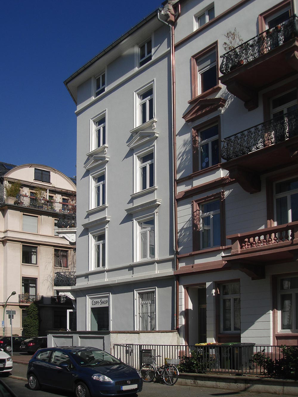 Ganz normale Wohnhäuser - Steigende Wohnkosten sind derzeit ein Problem für viele Bürger