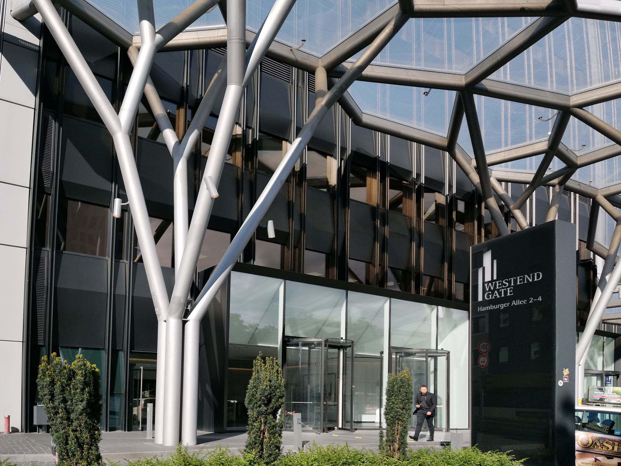 westend-gate-frankfurt-eingang-hotel-adagio-aparthotel Westend Gate Frankfurt - Eingang Aparthotel Adagio und Büro Center