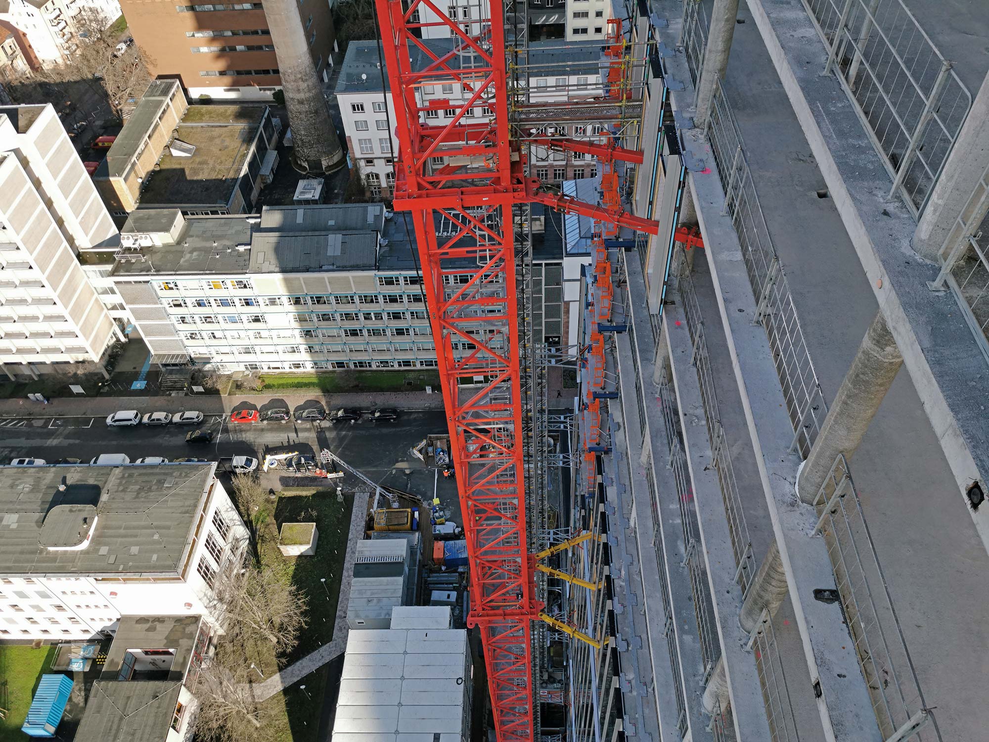 hochhauskran-lupp-hochhaus-baustelle-rohbau Hochhauskran - Lupp Baufirma - Hochhaus Baustelle Frankfurt - Rohbau