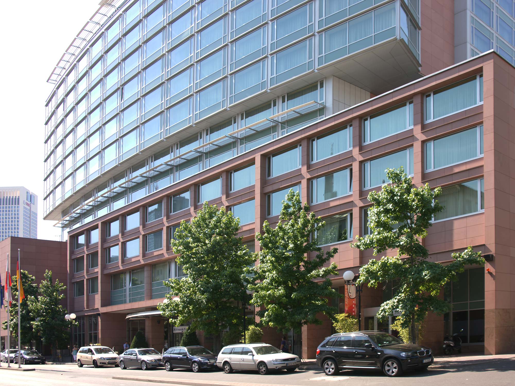 Hotel Frankfurt City Center - Hotelturm Frankfurt mit Skylineblick
