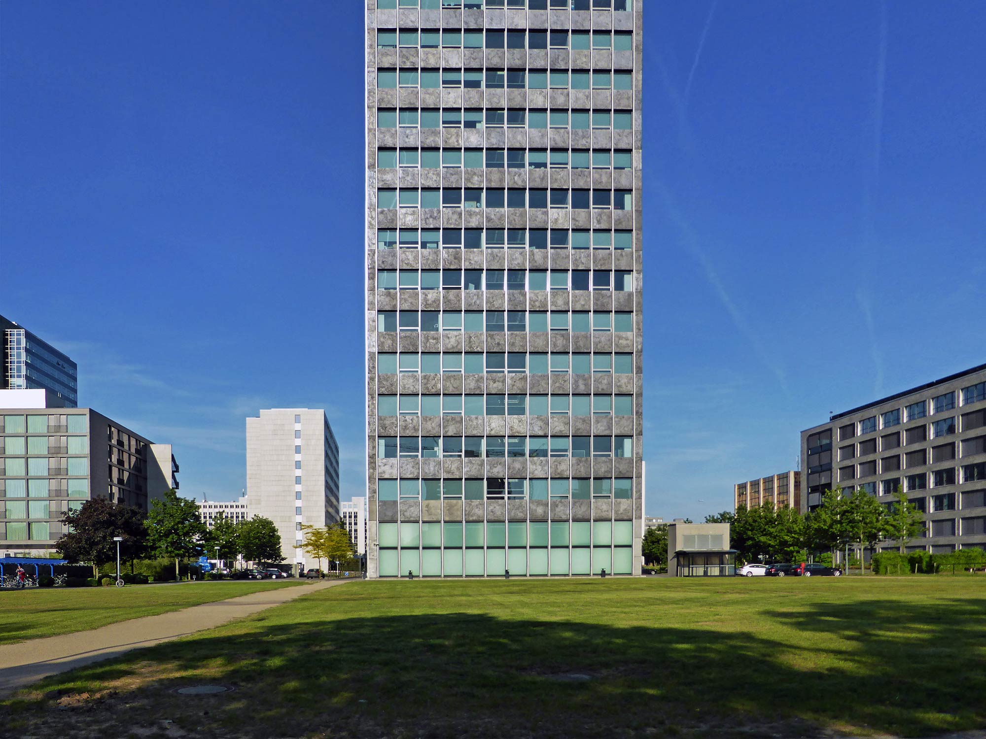 Campus Tower Frankfurt - Umgebung - Landschaftsarchitektur Hochhaus Frankfurt