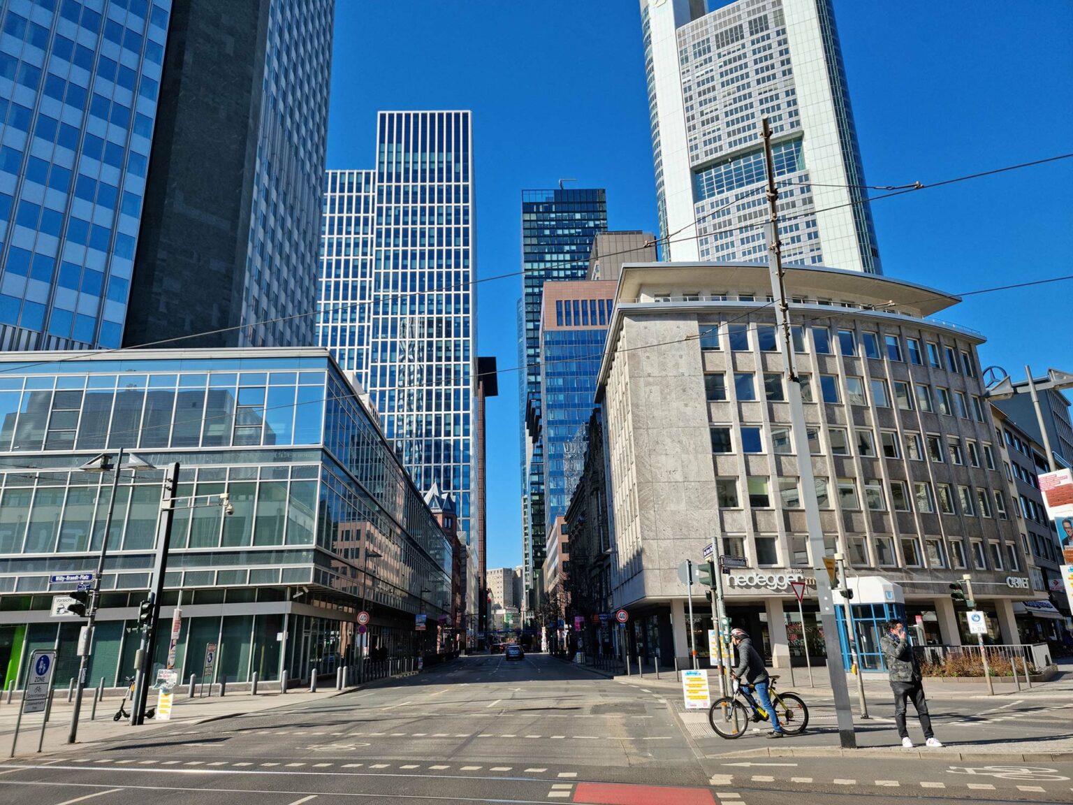 Neue Mainzer Straße in Frankfurt am Main Hochhäuser Bankenviertel Neue Mainzer Straße in Frankfurt am Main Hochhäuser Bankenviertel