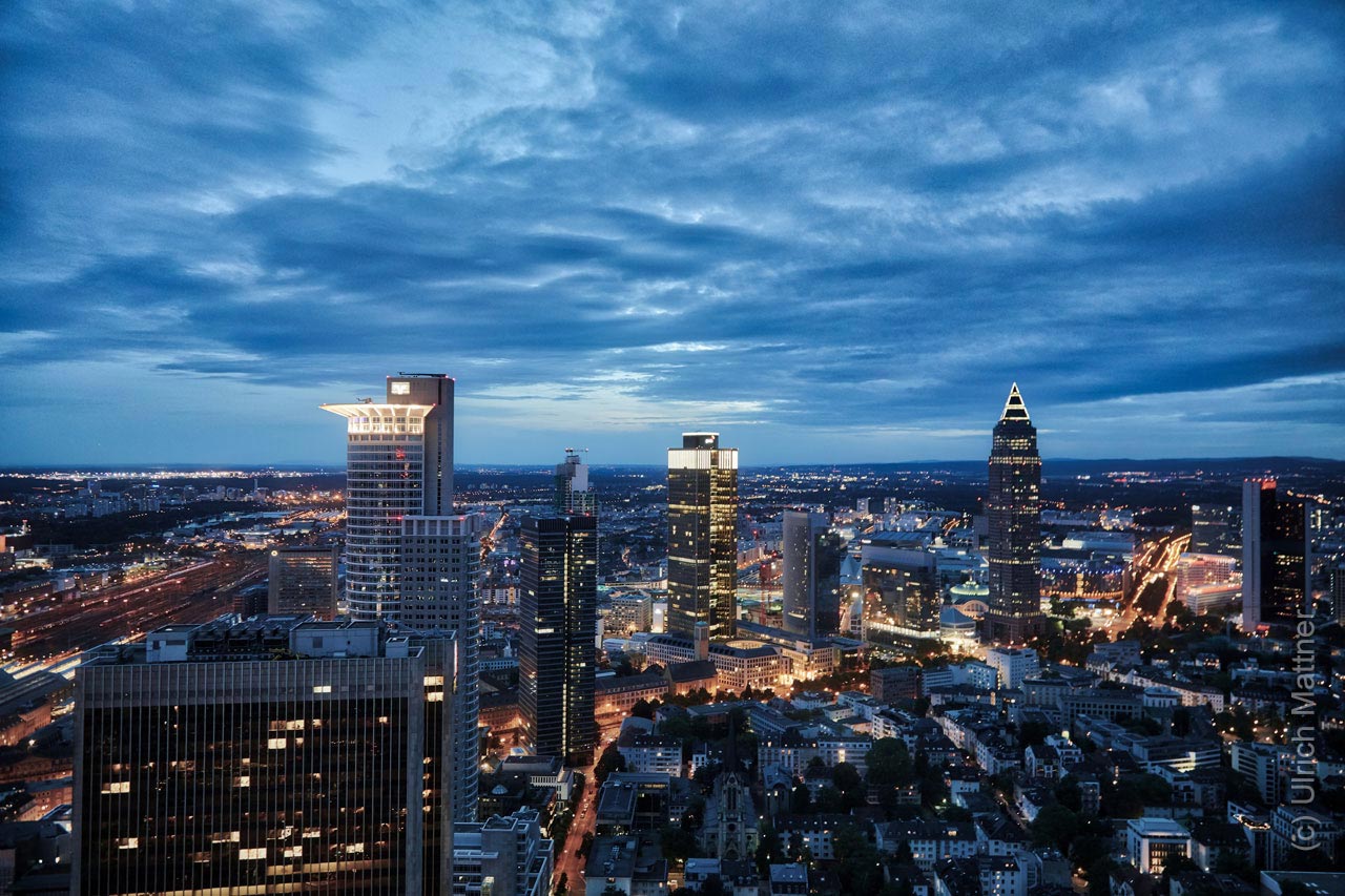 Skyline Foto FFM - Mainhattan Panorama - Wolkenkratzer Frankfurt Panorama bei Nacht