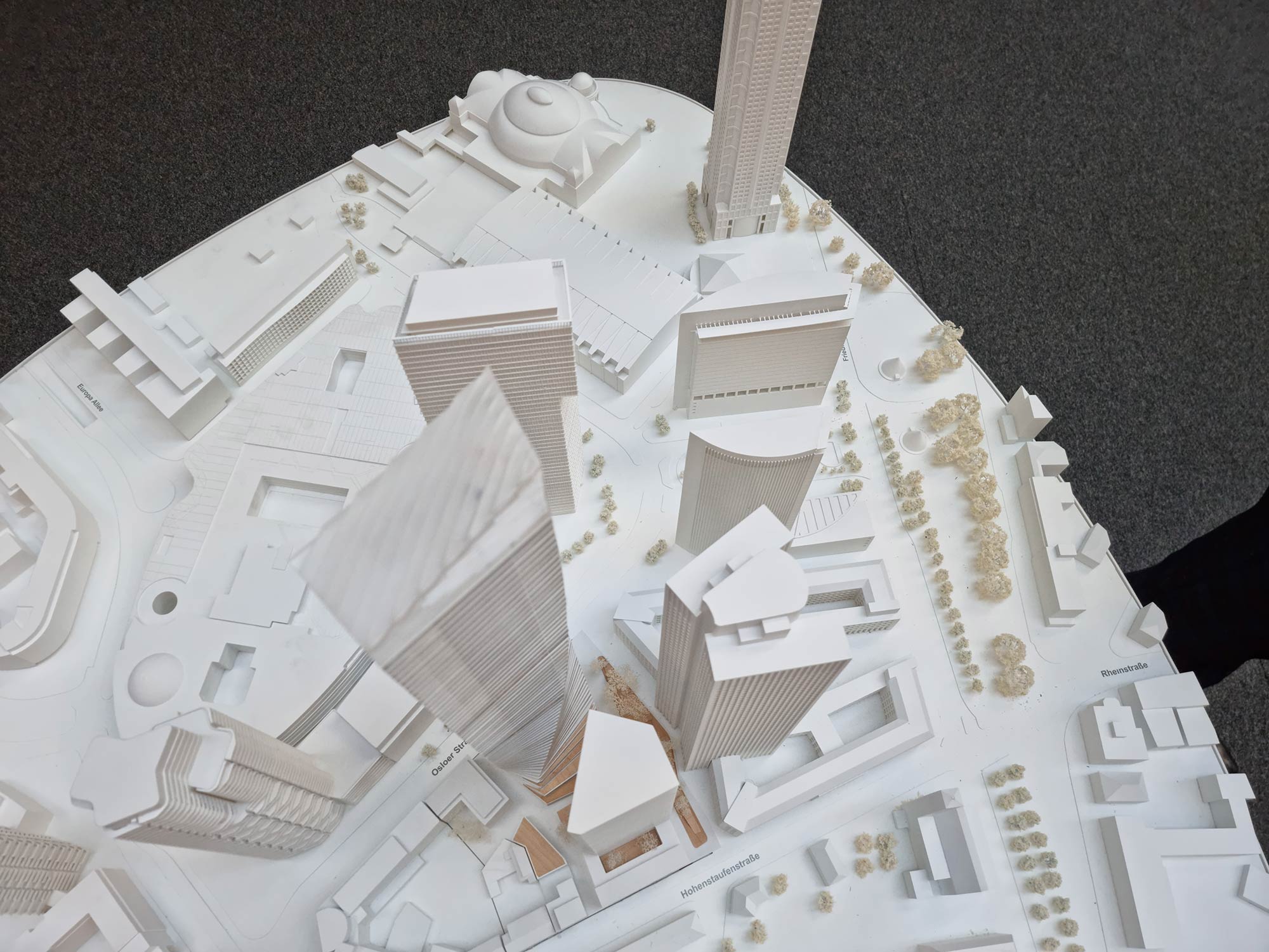 ffm-milenium-tower-ferdinant-heide-dezember-2021 FFM Milenium Tower - Ferdinnant Heide - Dezember 2021