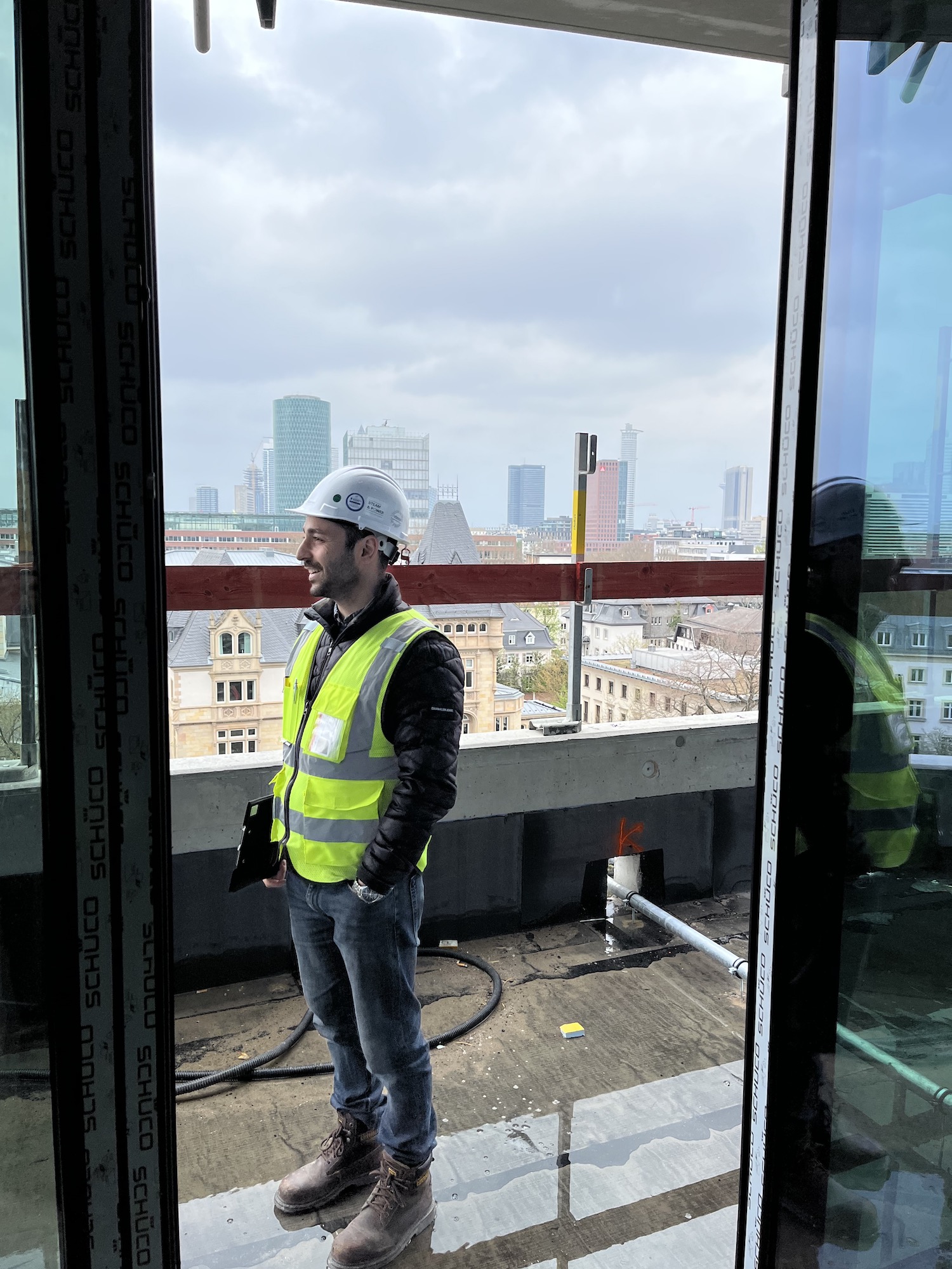 Kennedyallee-KCM-Kaya-Baustelle-Fenster-Aparthotel Kennedyallee-KCM-Kaya-Baustelle-Fenster-Aparthotel