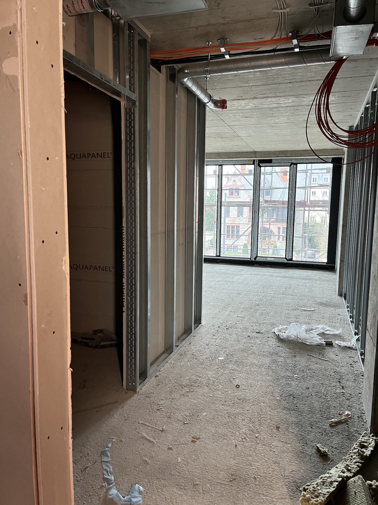 Kennedyallee-Aparthotel-Appartment-Baustelle-Fensterfront Kennedyallee-Aparthotel-Appartment-Baustelle-Fensterfront