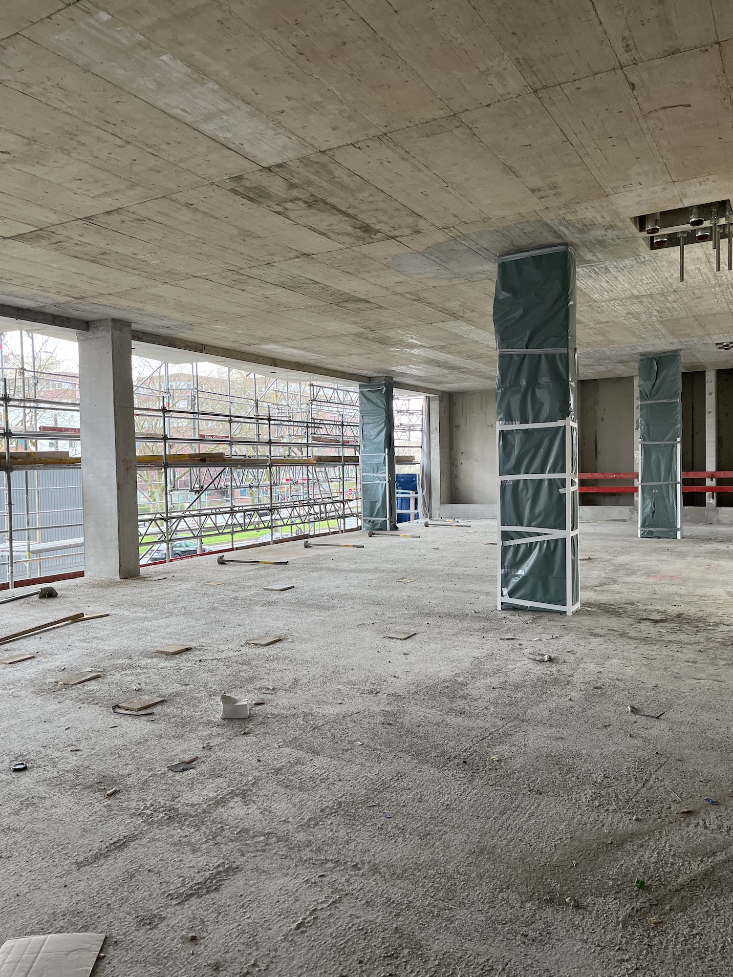 Kennedyallee-Aparthotel-Baustelle-Innenraum-Säulen Kennedyallee-Aparthotel-Baustelle-Innenraum-Säulen