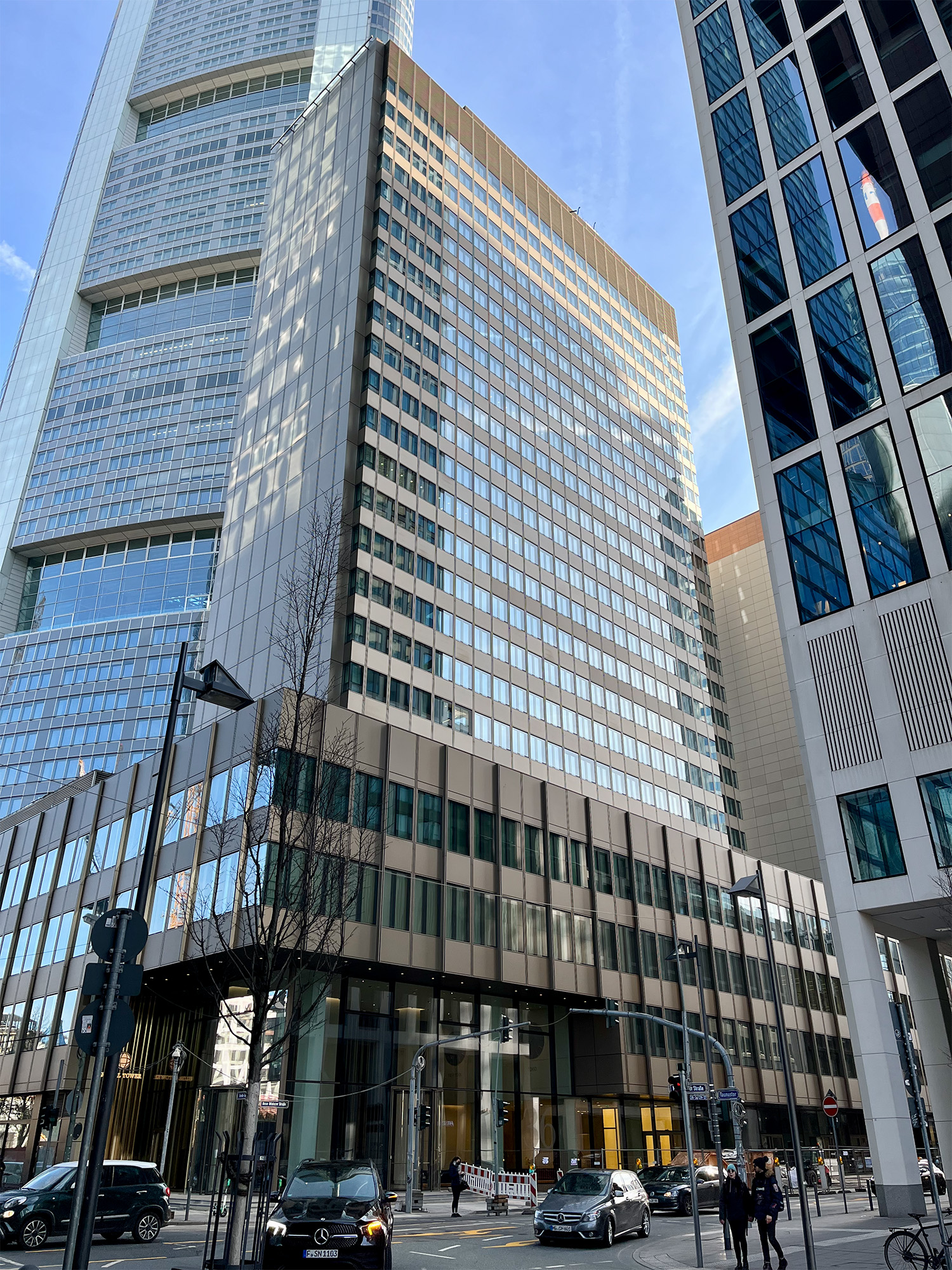 global-tower-frankfurt-bankenviertel-dic-asset