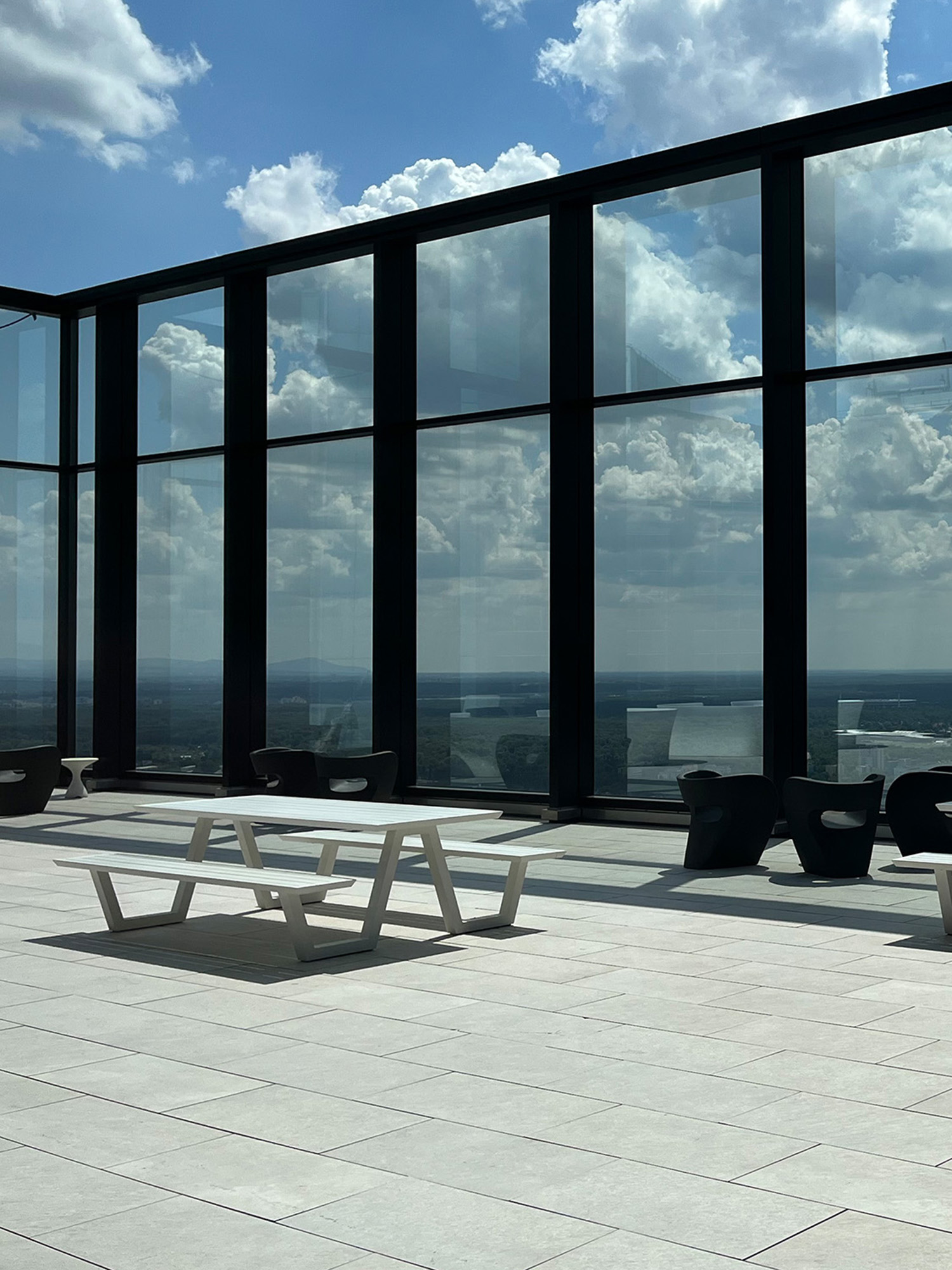 Omniturm-Obergeschoss-Dachterrasse Omniturm-Obergeschoss-Dachterrasse