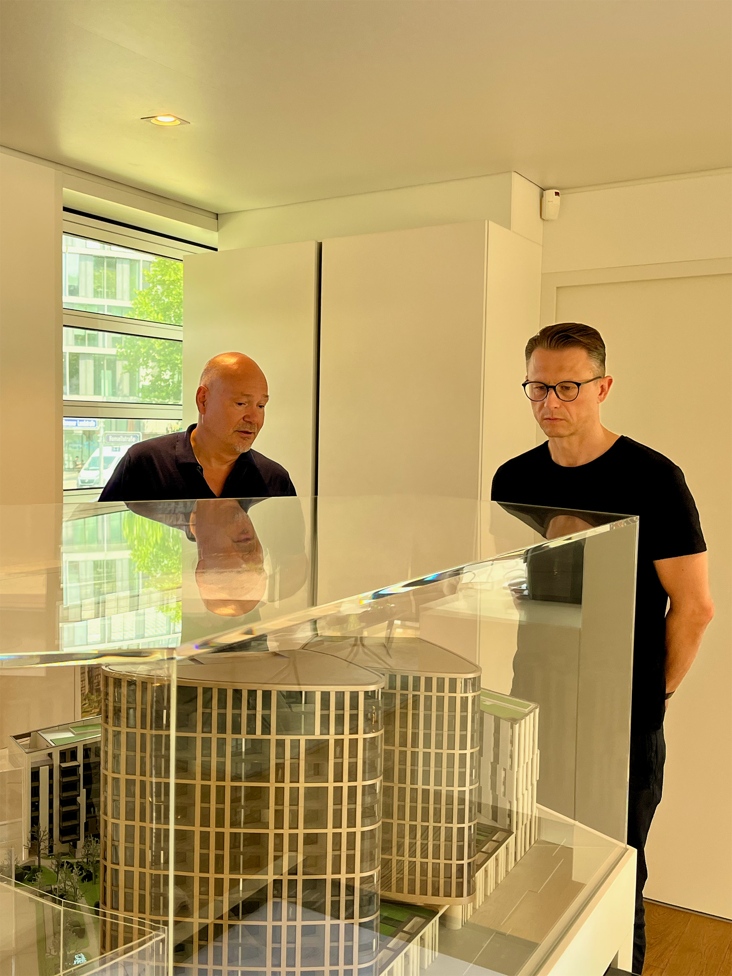 hpq-ballwanz-modell Hafenpark-quartier-frankfurt-ostend-ballwanz-wohnhochhaus