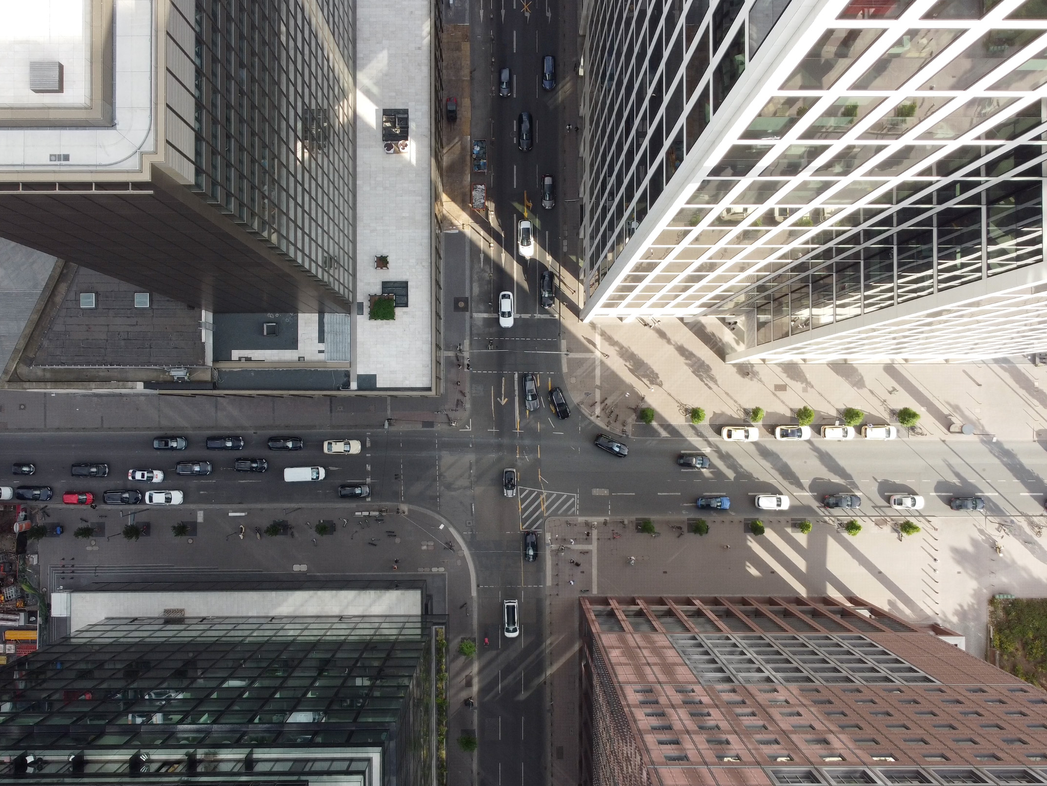 vierhochhauskreuzung-skyline-frankfurt-bankenviertel-taunusturm-japan-center-omniturm-global-tower
