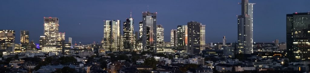 Immobilien-Sachverständiger - Immobiliengutachter - Definition - Skyline Frankfurt - FFM Hochhäuser