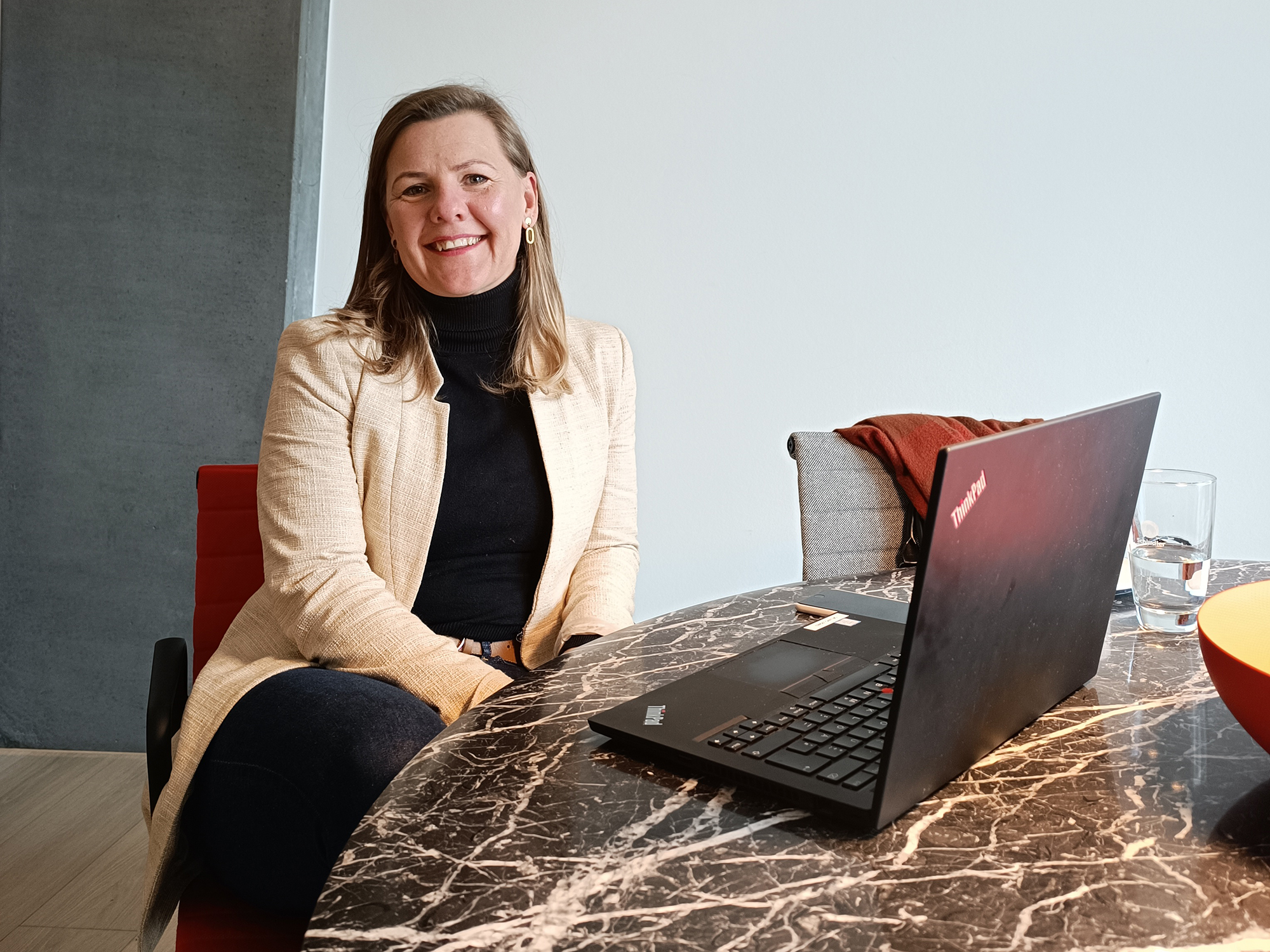 Bianca-Berger-Schindler-Aufzüge-Omniturm Bianca - Berger - Schindler - Aufzüge - Omniturm - Grosse - Gallusstraße