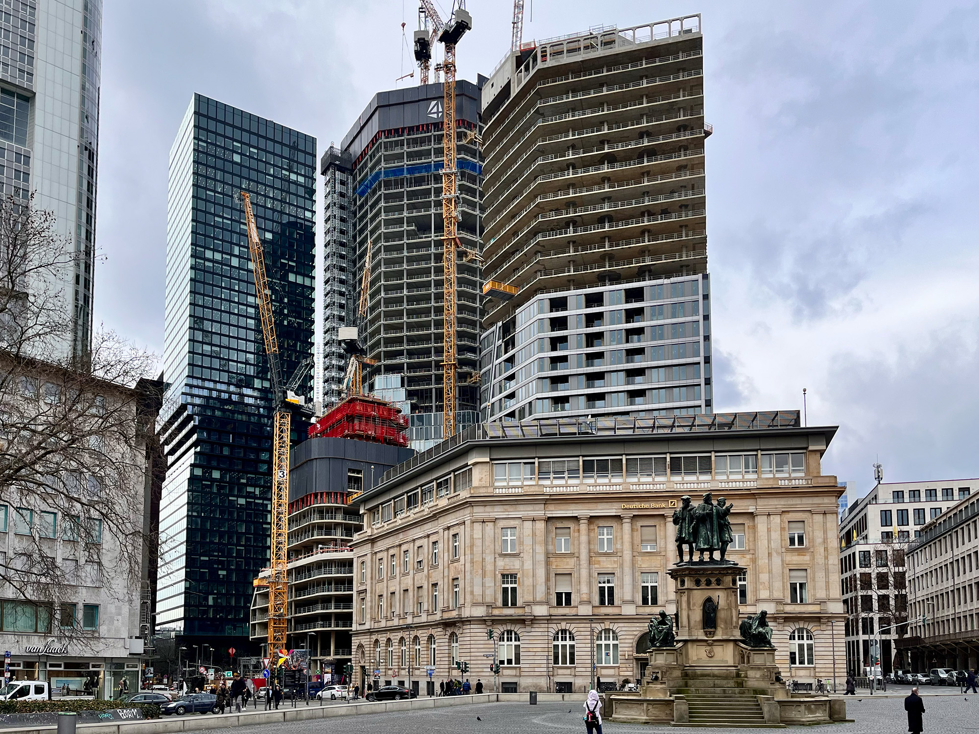 Italienisches Restaurant mit Dachterrasse im T2 des FOUR ab 2026