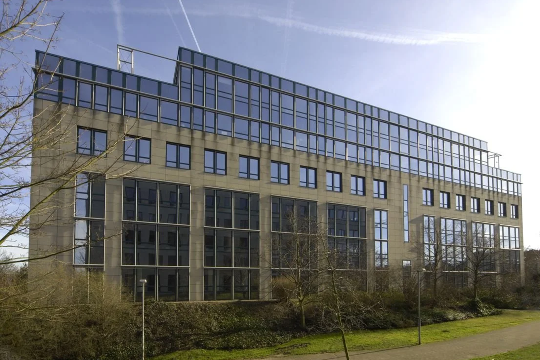 Globus Office Park - Seitenansicht - Neu-Isenburg - DIC Globus Office Park - Neu-Isenburg - Bürogebäude - DIC - Gewerbegebiet Ost - H-Form - Seitenansicht