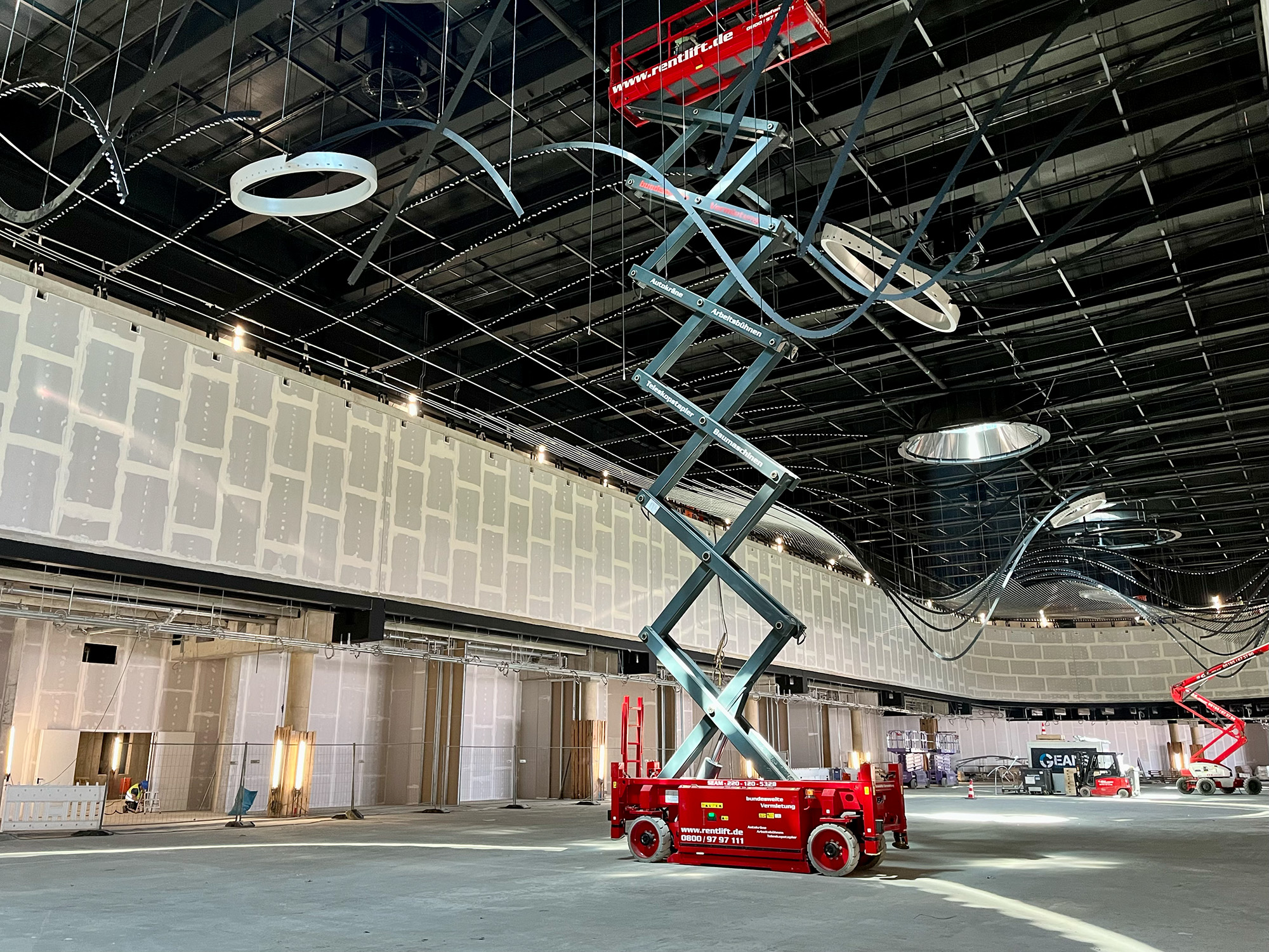 flughafen - frankfurt - terminal - 3 - schindler - 2023