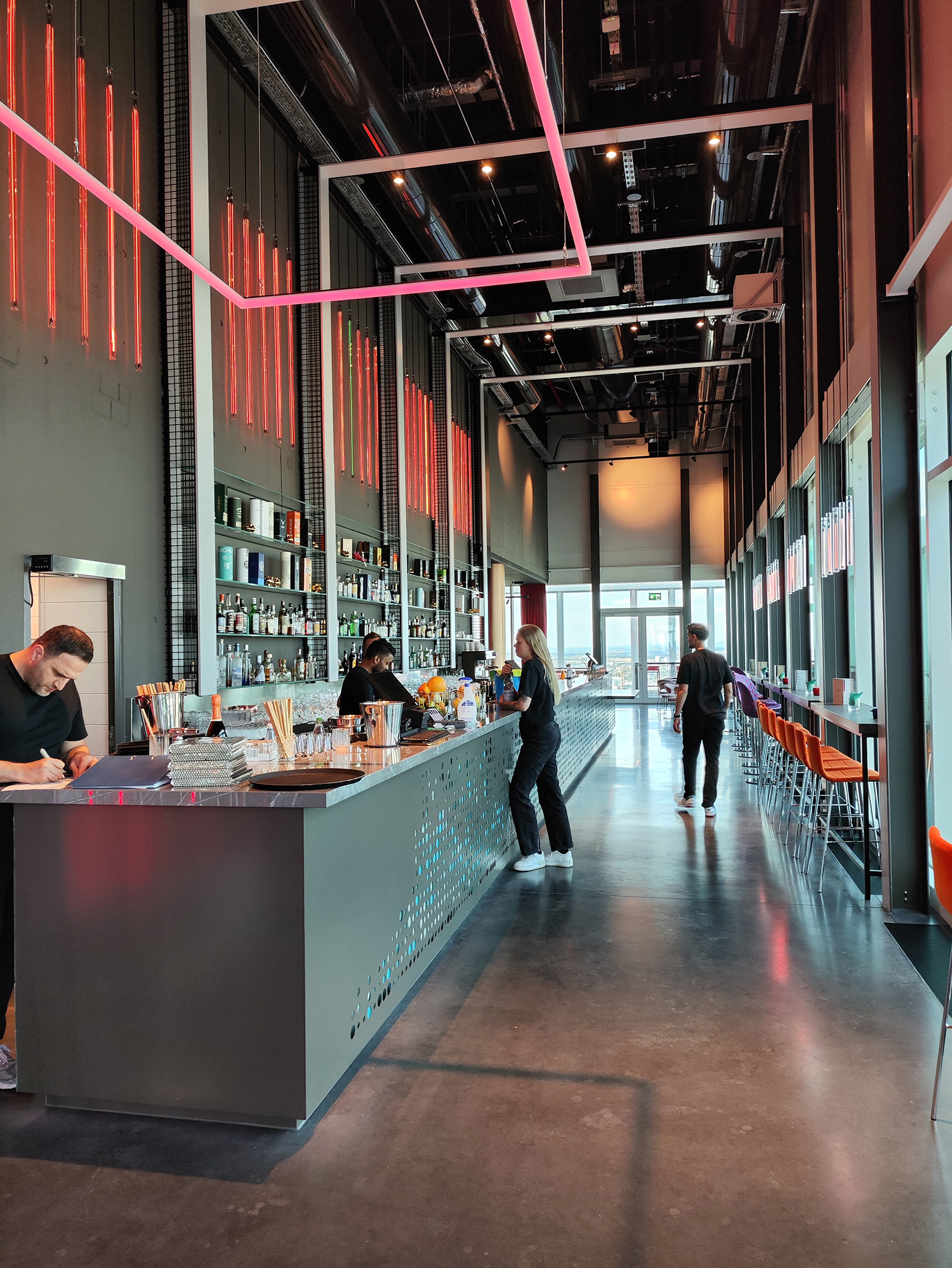 ONE - NH - Now - CA - Immo - Art - Of - Money - NFT - Skybar