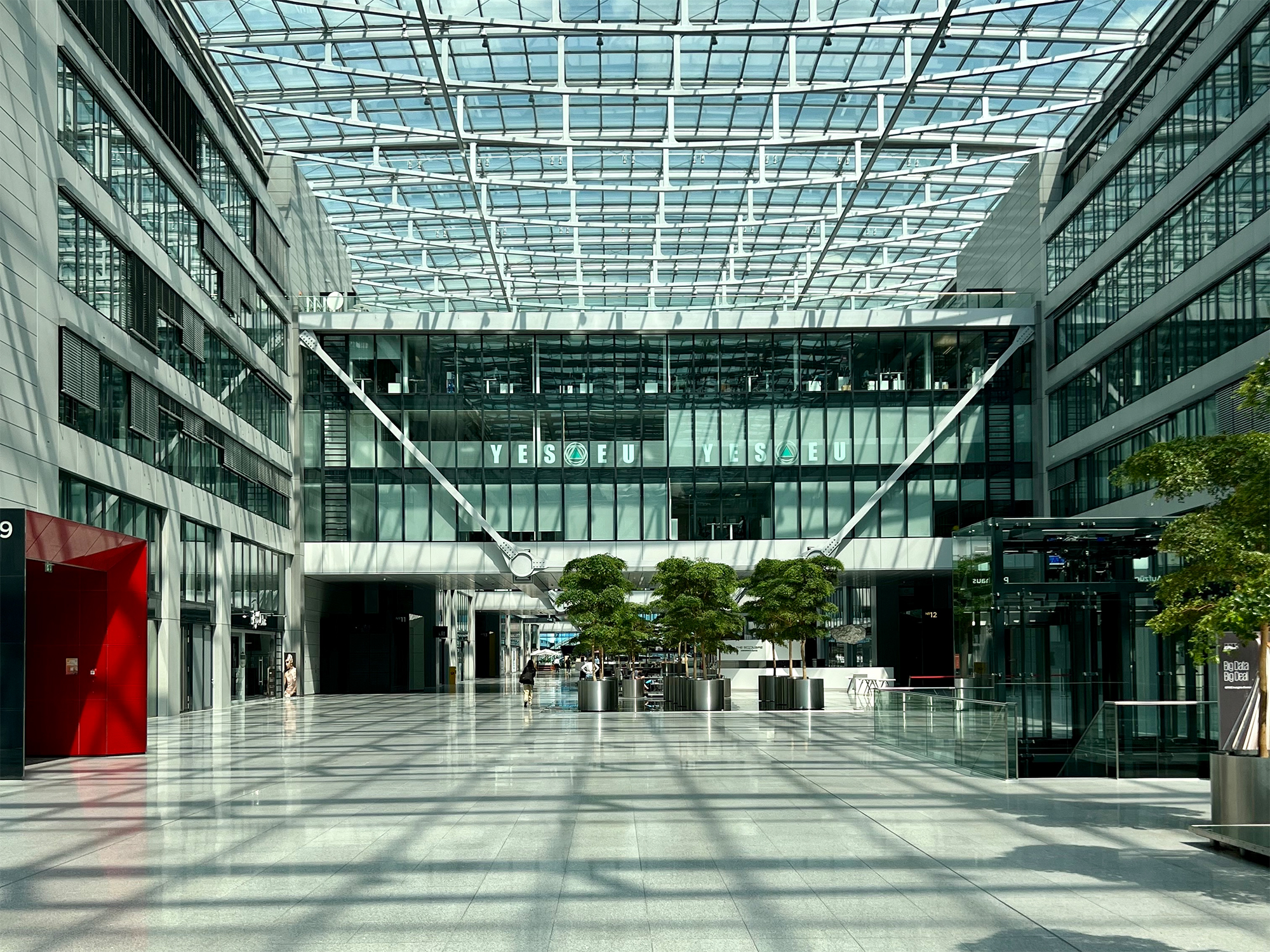 SQUAIRE-Atrium-Flughafen-Frankfurt THE - SQUAIRE - Atrium - Flughafen - Frankfurt