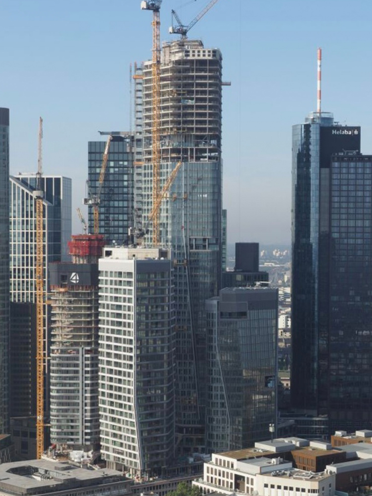 Four-Frankfurt-Groß-und-Partner-Skyline-T1 Four - Frankfurt - Groß - und - Partner - Skyline - T1 - Hilton