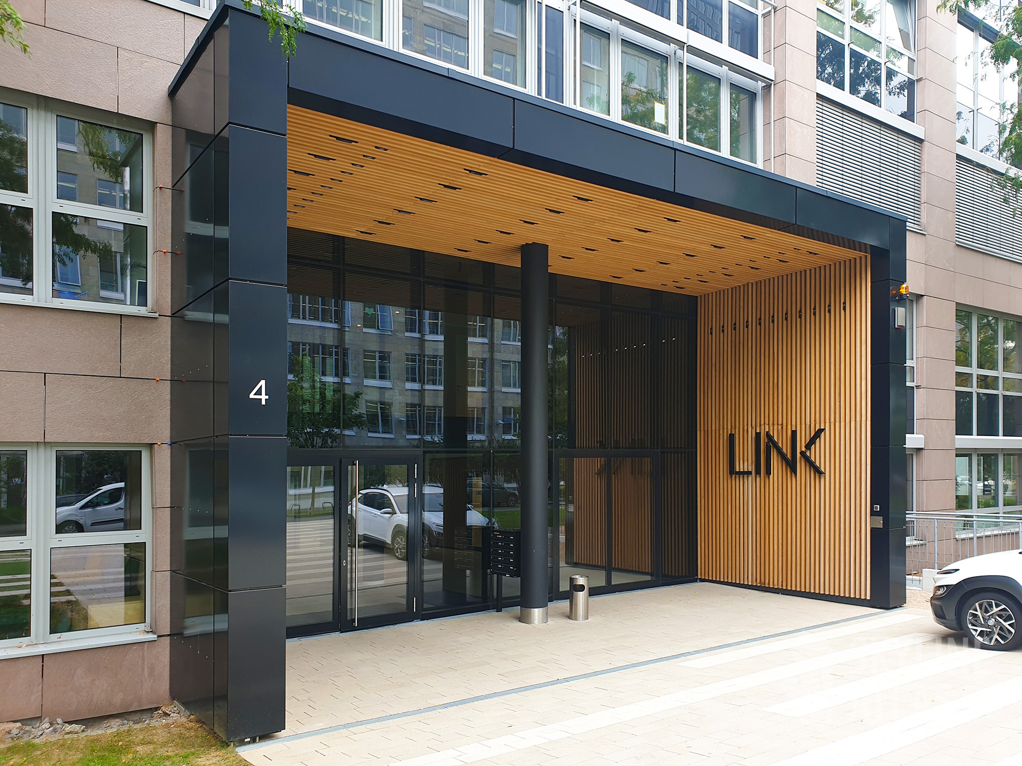 Haupteingang LINK LINK - Büroimmobilie - Haupteingang - Lise Meitner Str. - Bockenheim - City West