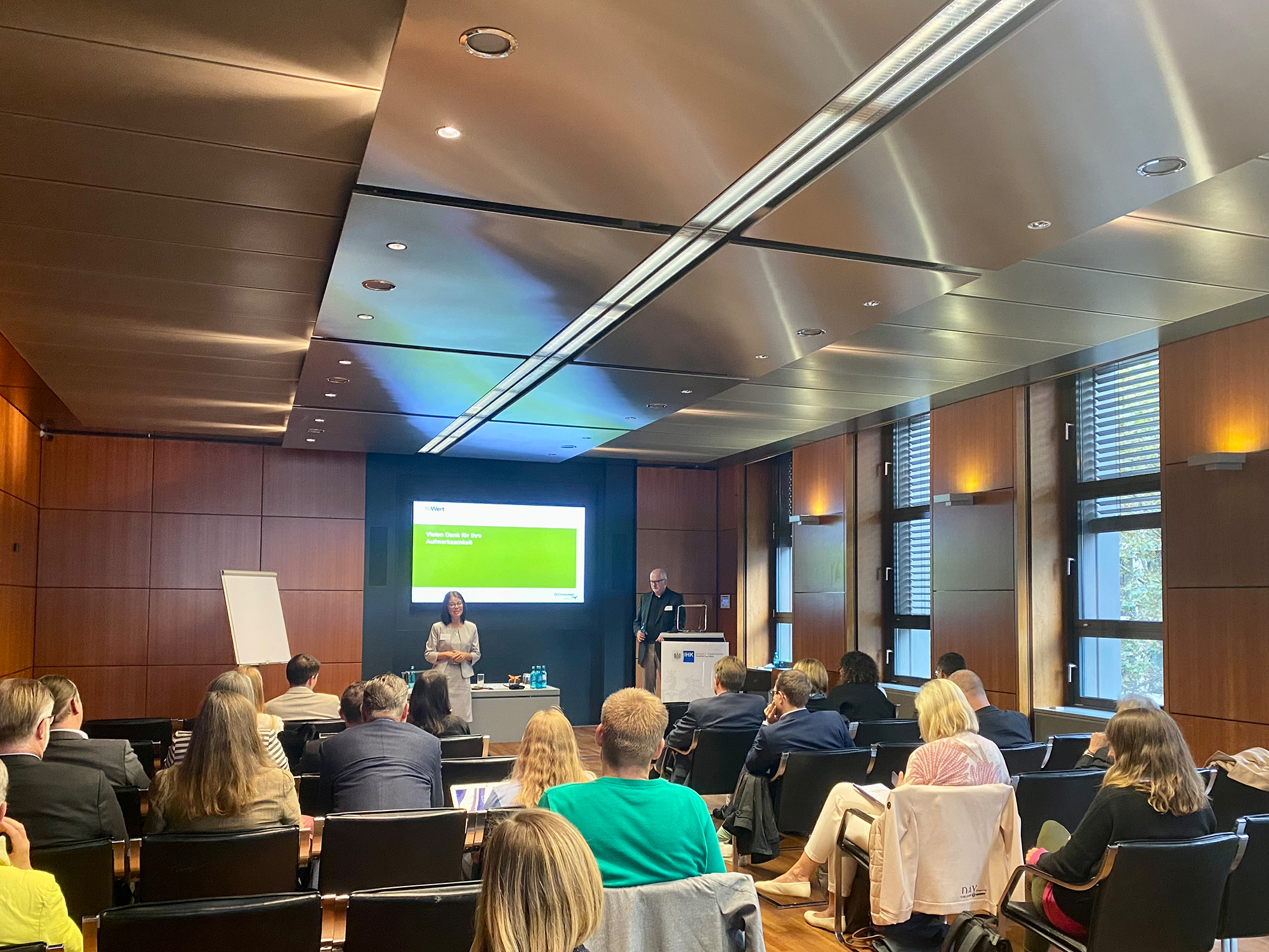  Ein Besuch beim Tag der Immobilienwirtschaft 2023 - SKYLINE ATLAS Bildidee 