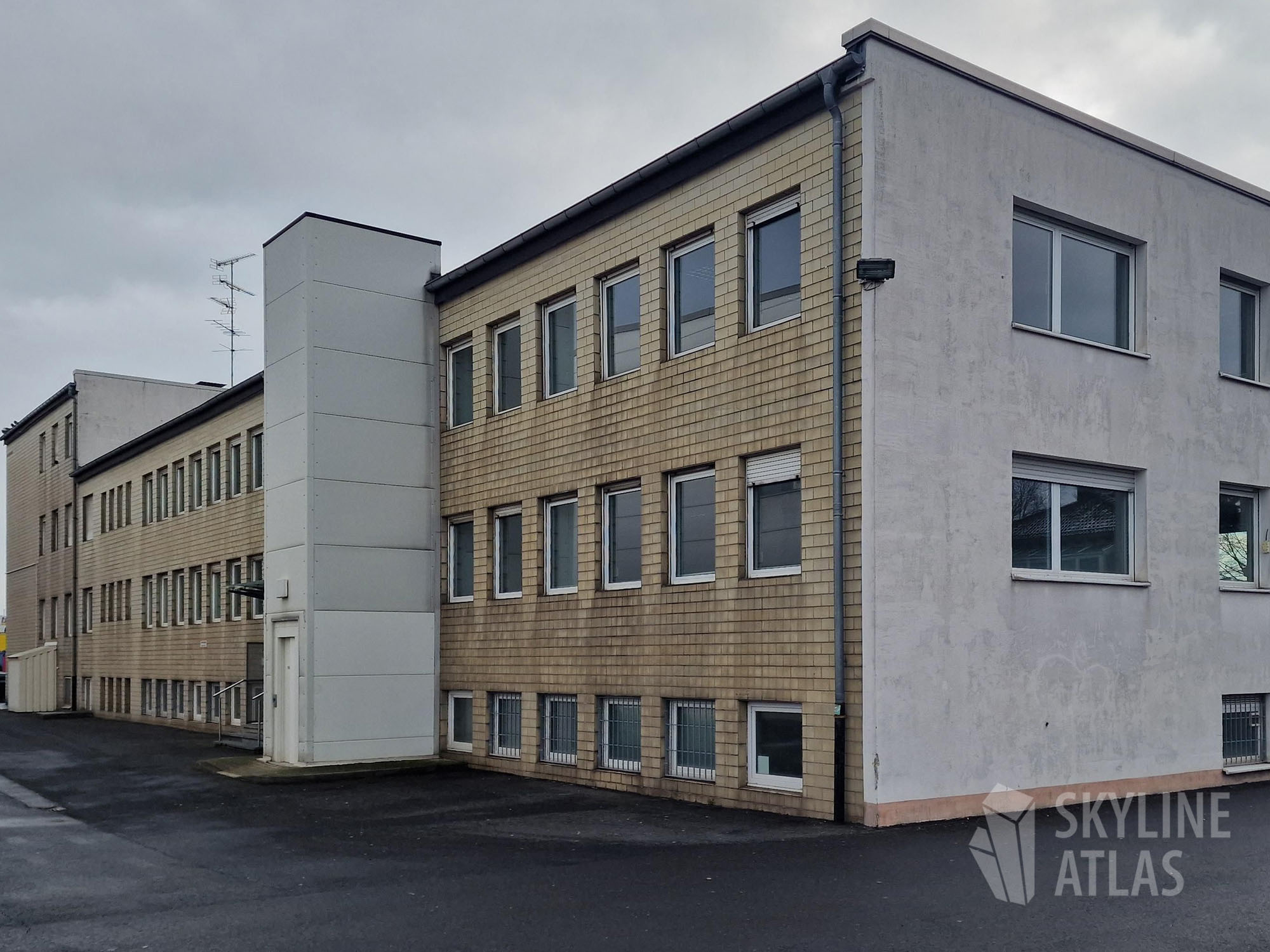 Victor-Slotosch-Straße 18 - Büroflächen - Bergen-Enkheim - Frankfurt - Büroimmobilie