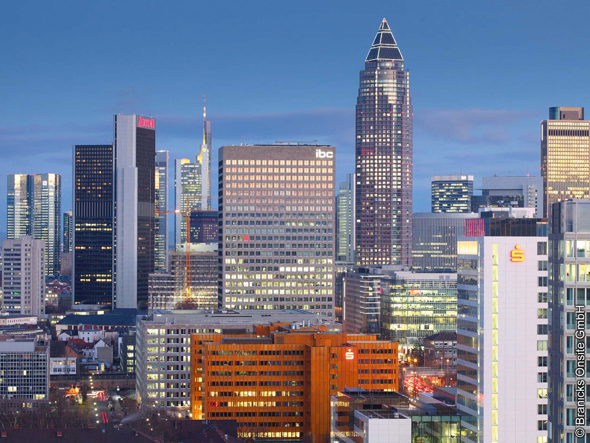 IBC - Frankfurt IBC - Frankfurt - Hochhaus - Büro - Branicks - Blaue Stunde
