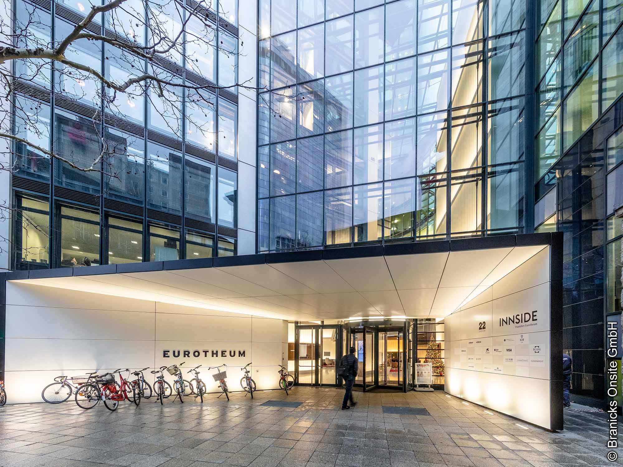 Eurotheum Frankfurt - Eingang Eurotheum - Branicks - Eingang - Fenster - Verglasung - Frankfurt am Main