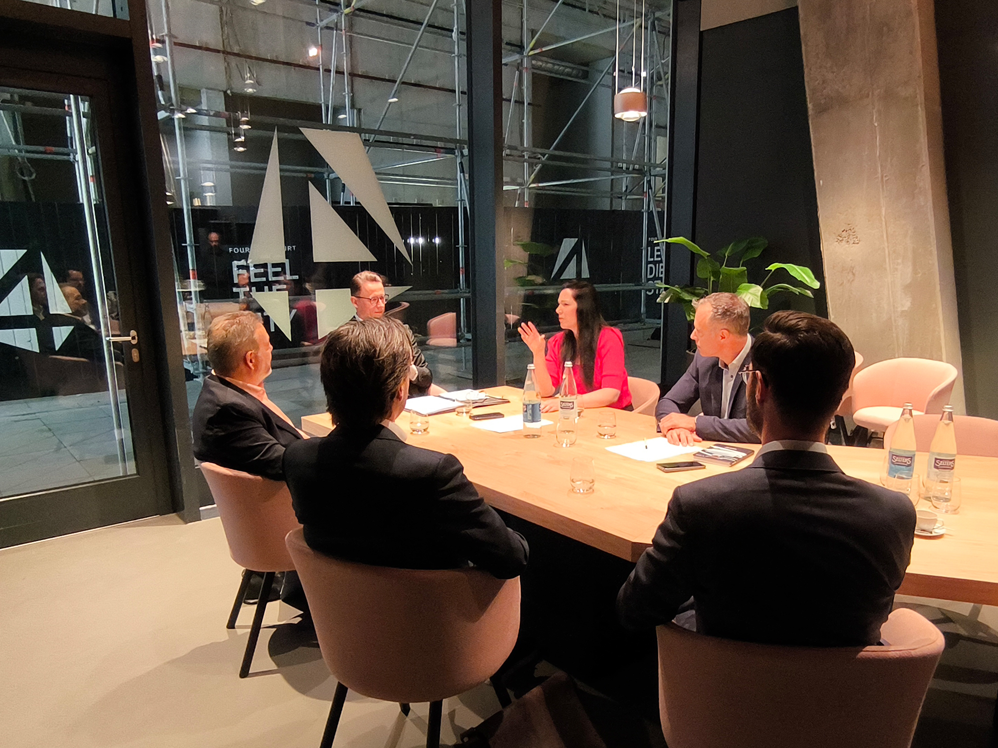 FOUR - Frankfurt - Round - Table - New - Work