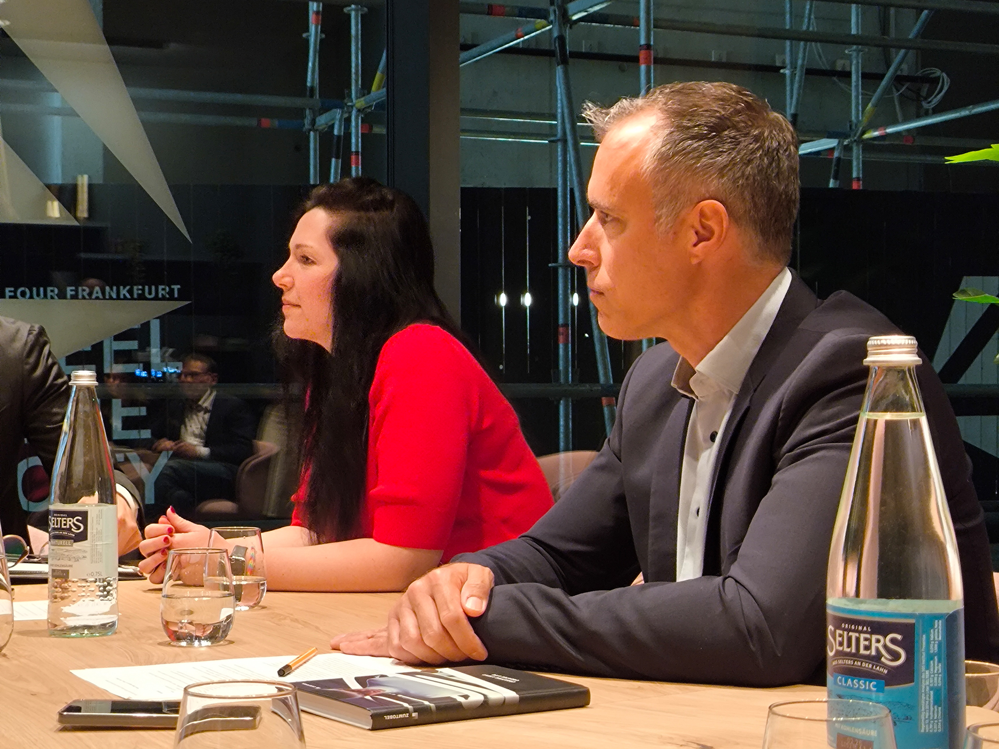 Round - Table - Drees - und - Sommer - Zumtobel