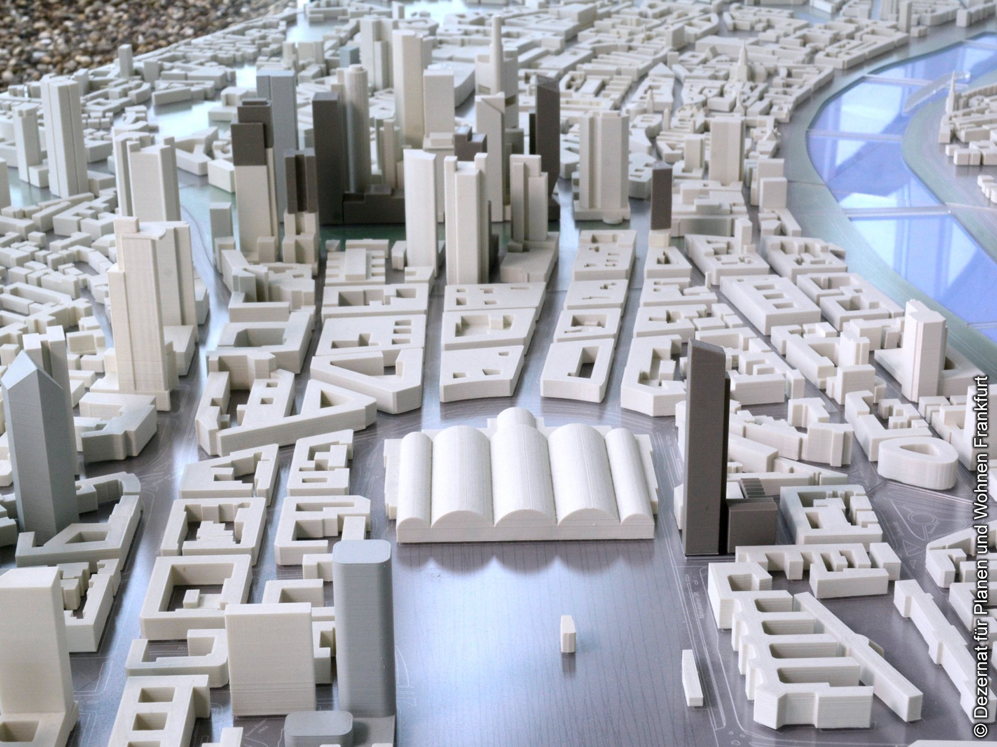 ICONIC AWARD 2025 für Frankfurts Hochhaus&shy;entwicklungsplan