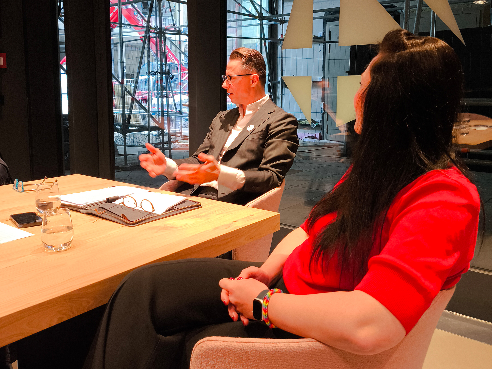 Round - Table - Frankfurt - FOUR - New - Work