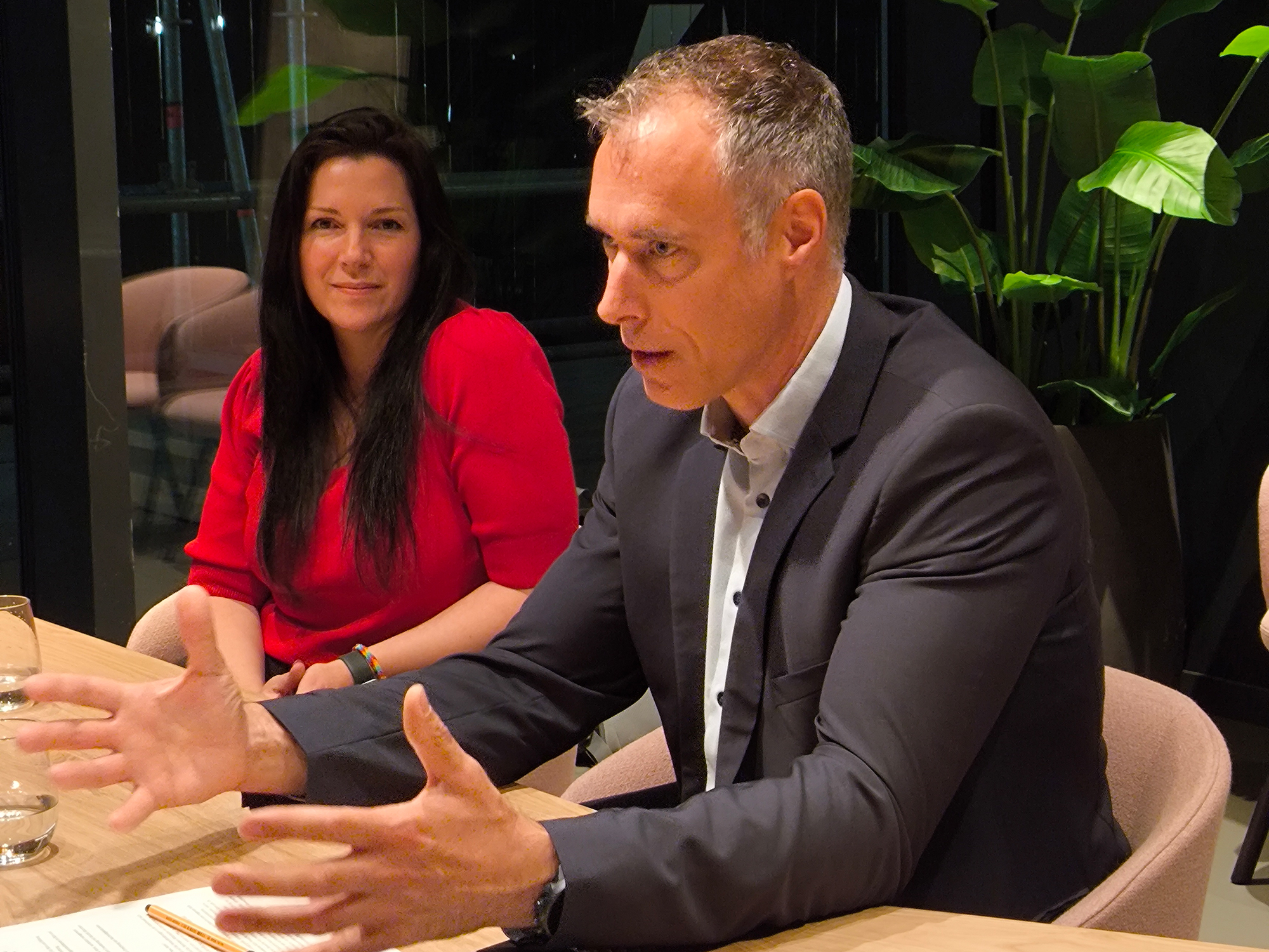 Round - Table - Zumtobel - Jan - Schrottenholzer