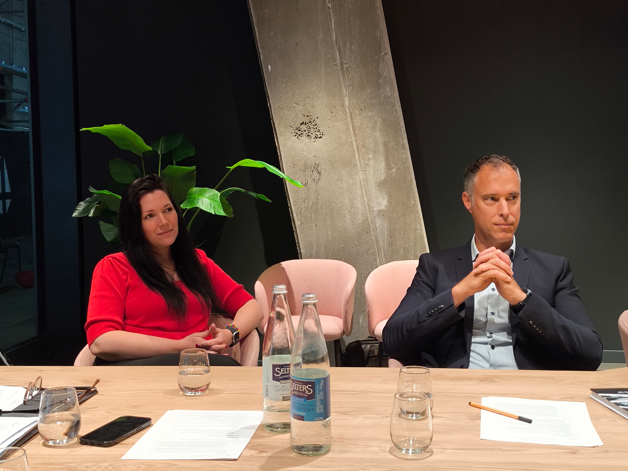 Round - Table - Lena - Reiss - Jan - Schrottenholzer - Drees - und - Sommer - Zumtobel