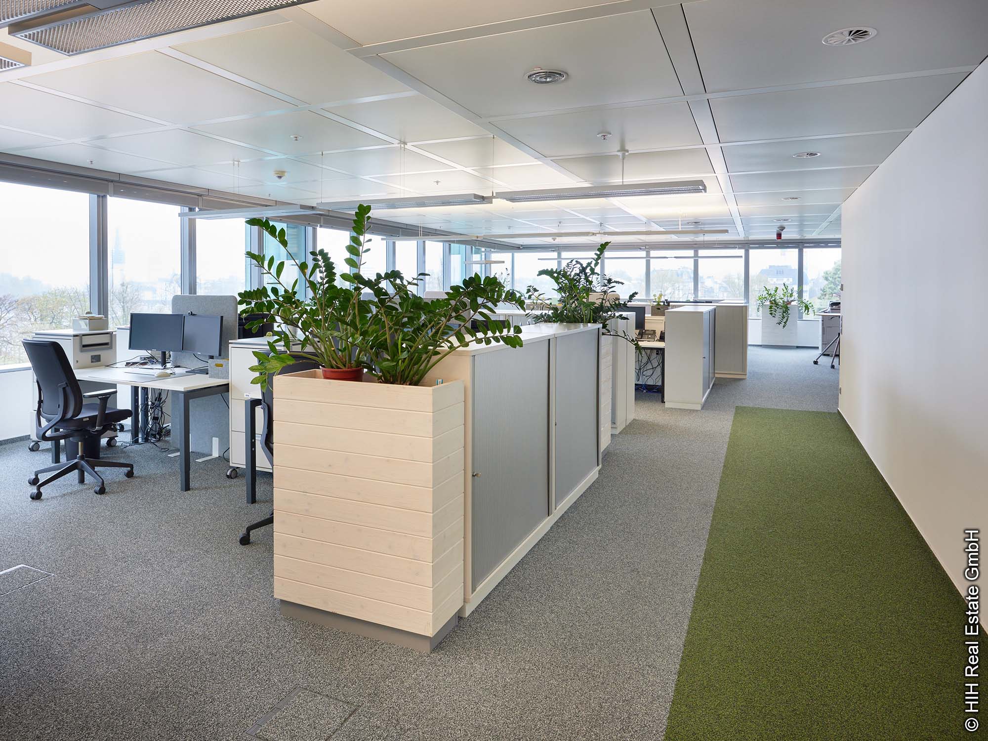 HIH - NM1 - Neue Mainzer Strasse 1 - Frankfurt - Bürogebäude - Tageslicht - Büroausstattung