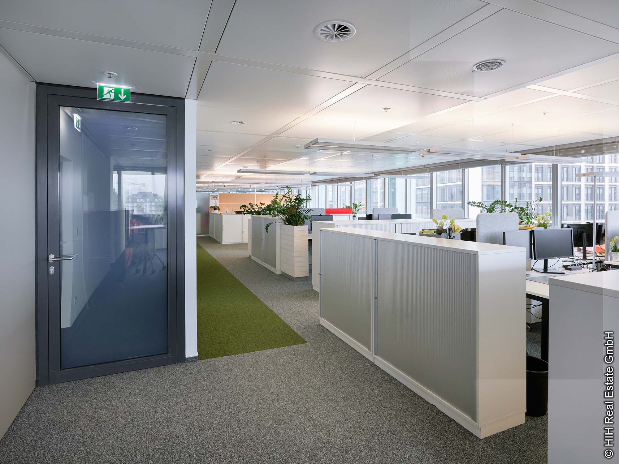 HIH - NM1 - Neue Mainzer Strasse 1 - Frankfurt - Bürogebäude - Tageslicht - Büroausstattung