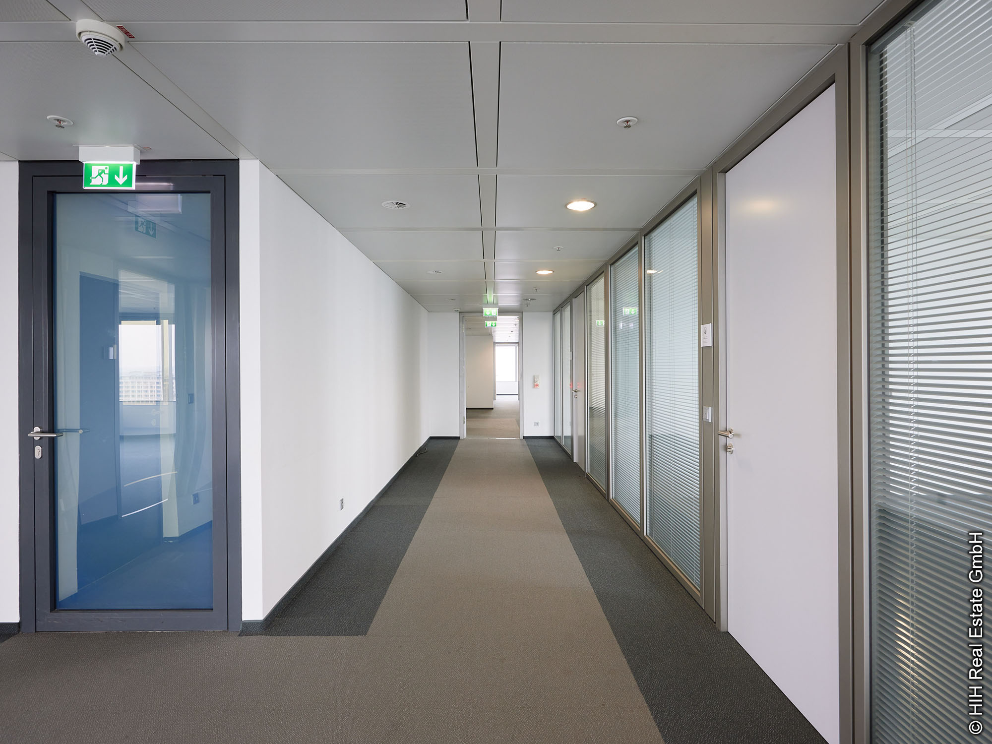 HIH - NM1 - Neue Mainzer Strasse 1 - Frankfurt - Bürogebäude - Tageslicht - Freiflächen - Schnitt