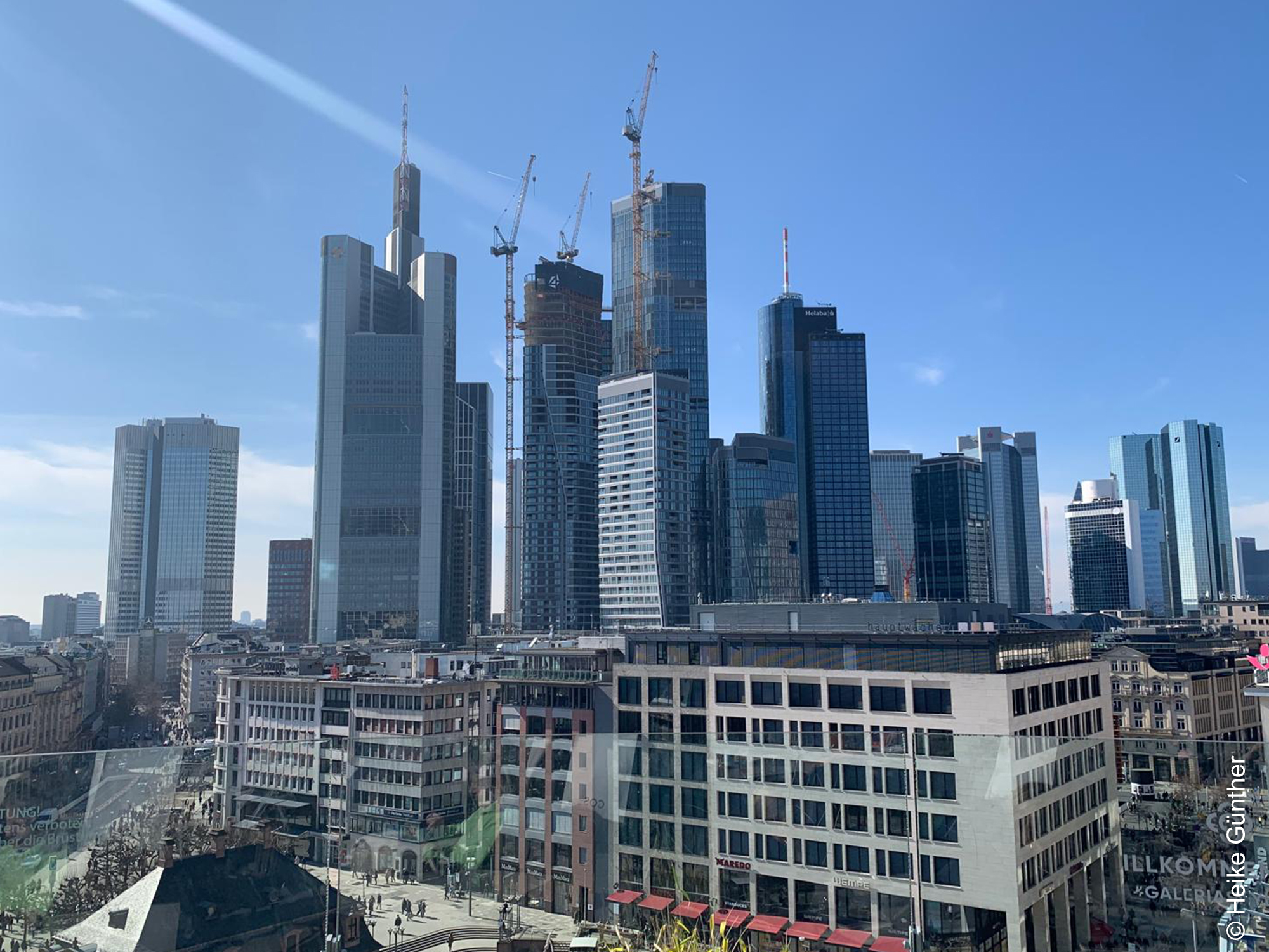 Skyline-FOUR-Commerzbank - Tower - Bankenviertel - Deutsche - Bank - Tuerme