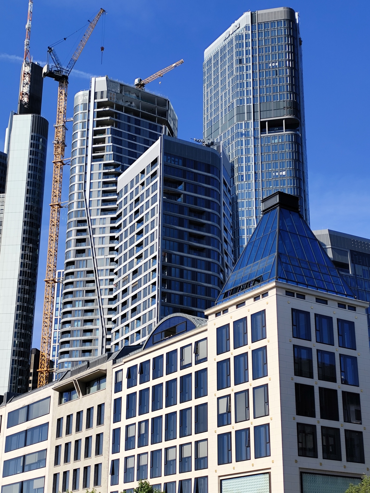 FOUR-Groß-und-Partner-Deka-Skyline FOUR - Groß - und - Partner - Deka - Skyline