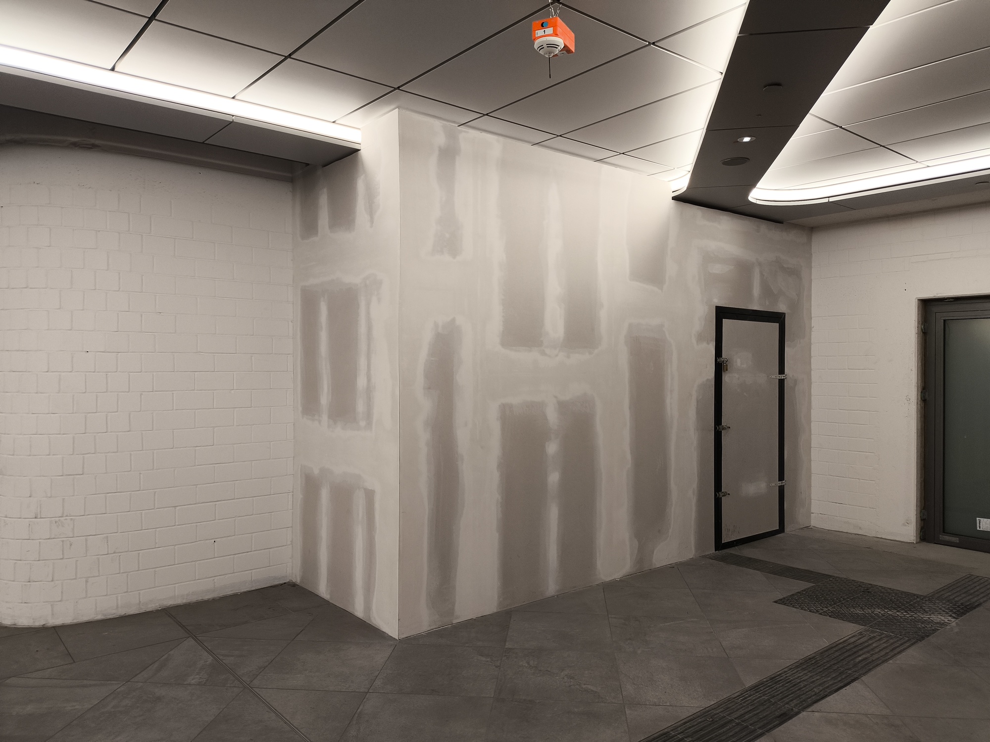 B - Ebene - Hbf - Ladenpassage - Umbau - Aufzug - Schindler - Deutschland