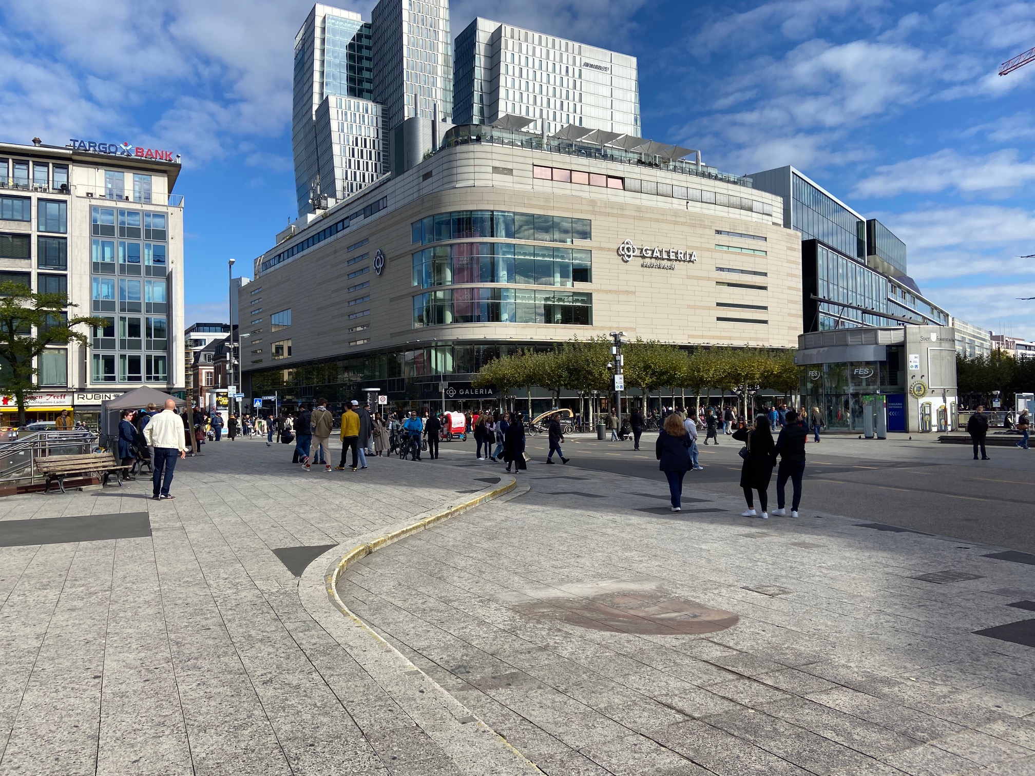 Blick von Hauptwache zur Zeil Blick von Hauptwache zur Zeil
