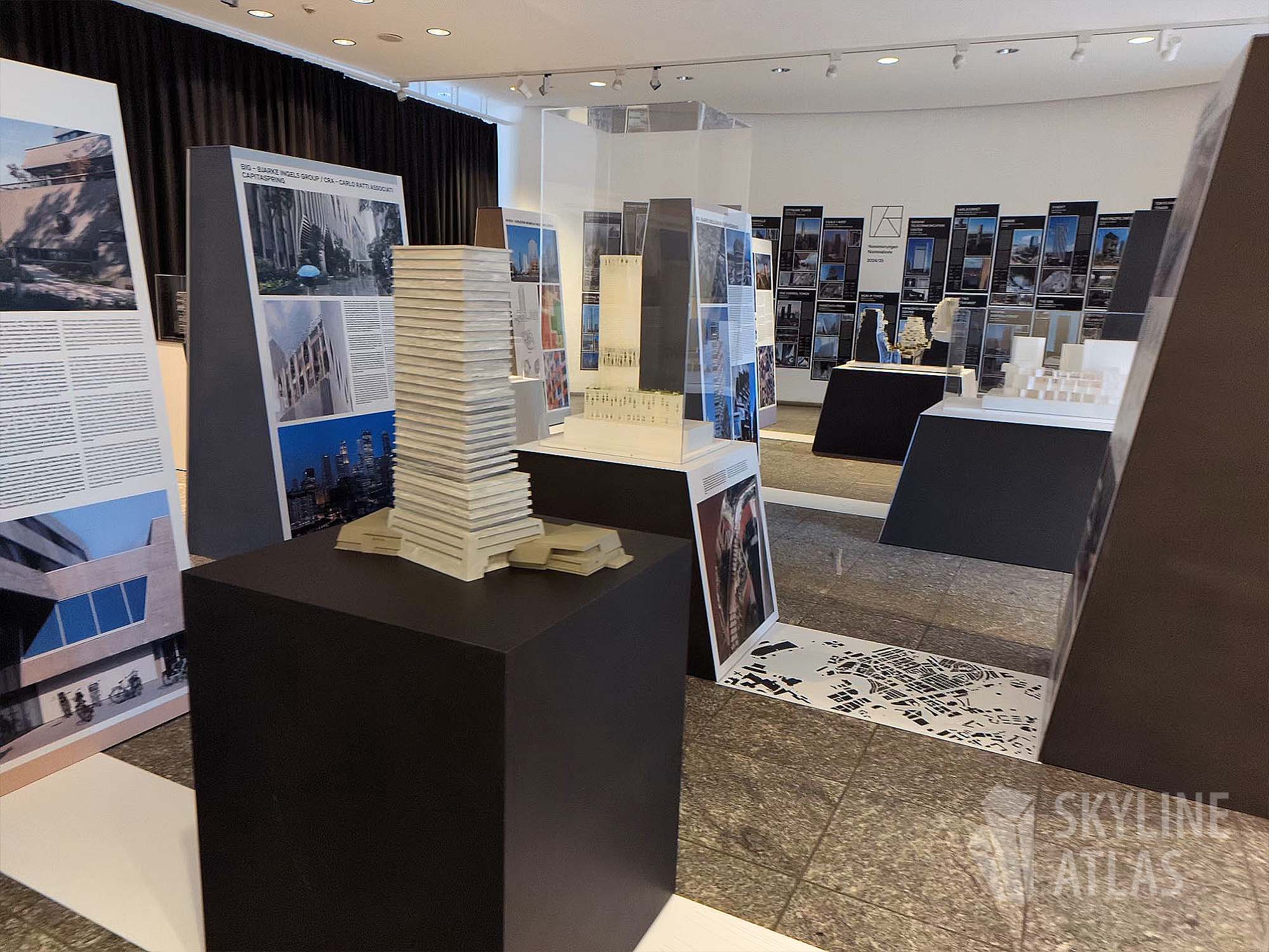 Blick in die Best High-Rises Ausstellung im Museum für bewegte Kunst - Frankfurt am Main Ausstellung - Museum für bewegte Kunst - The International High-Rise Award - Internationaler Hochhaus Preis - DAM - Frankfurt am Main
