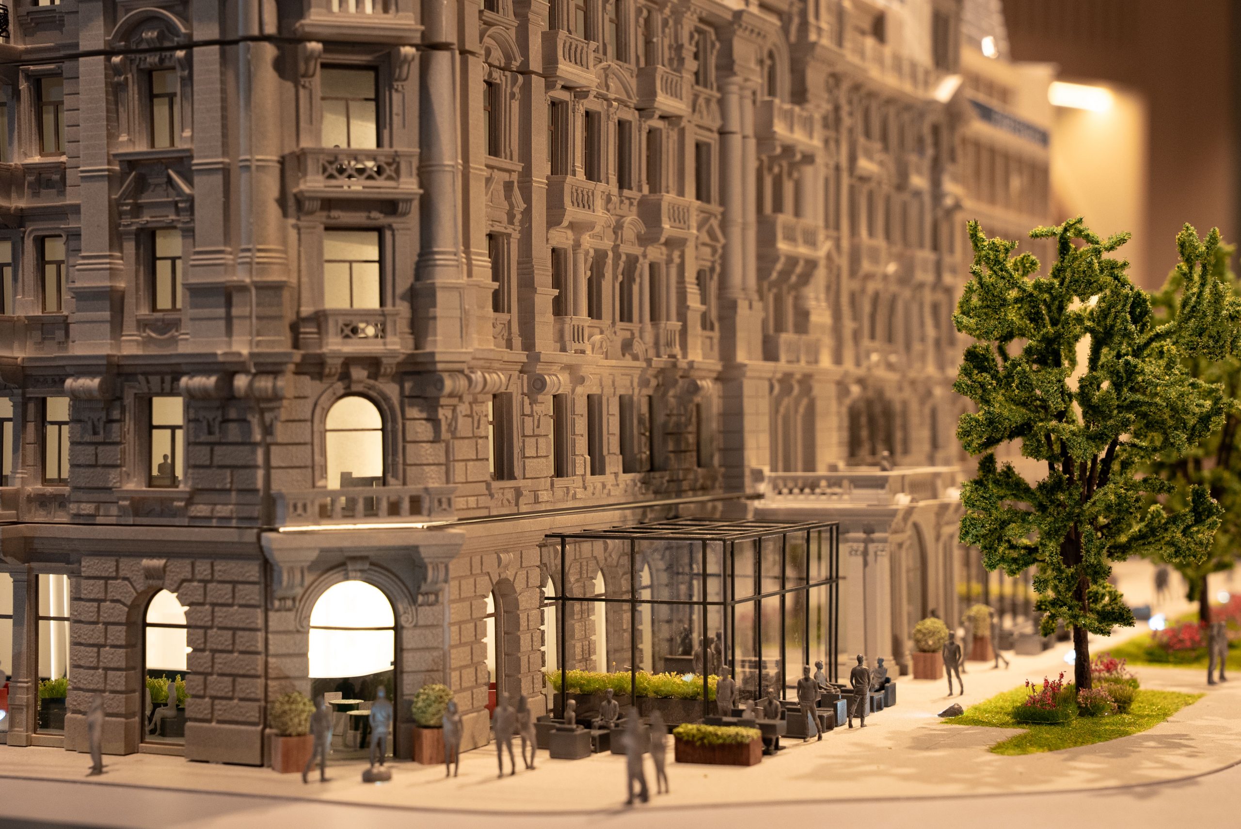 Modell Fürstenhof Momeni